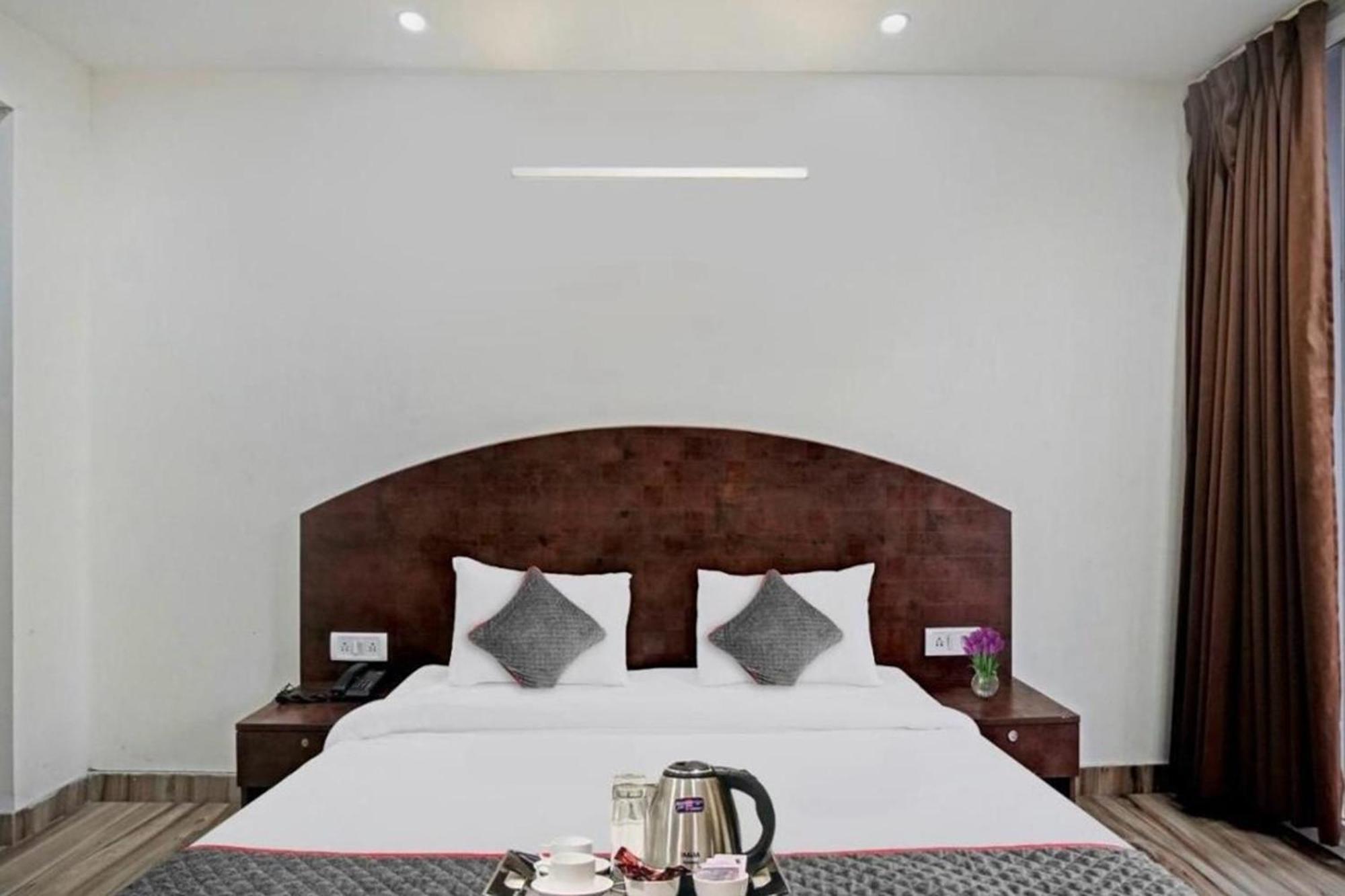 Bellmore & Homes Hotel