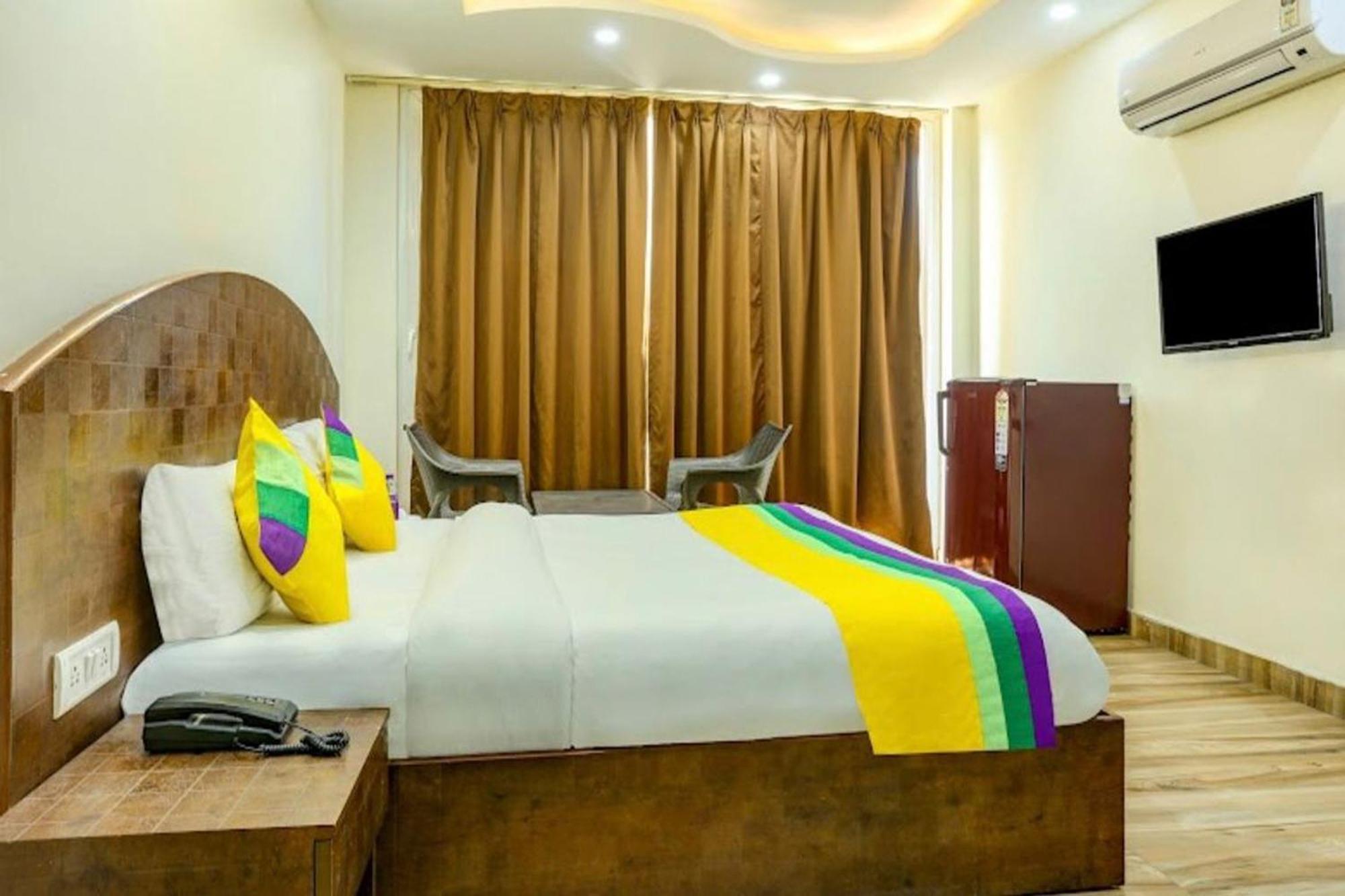 Bellmore & Homes Hotel 3*
