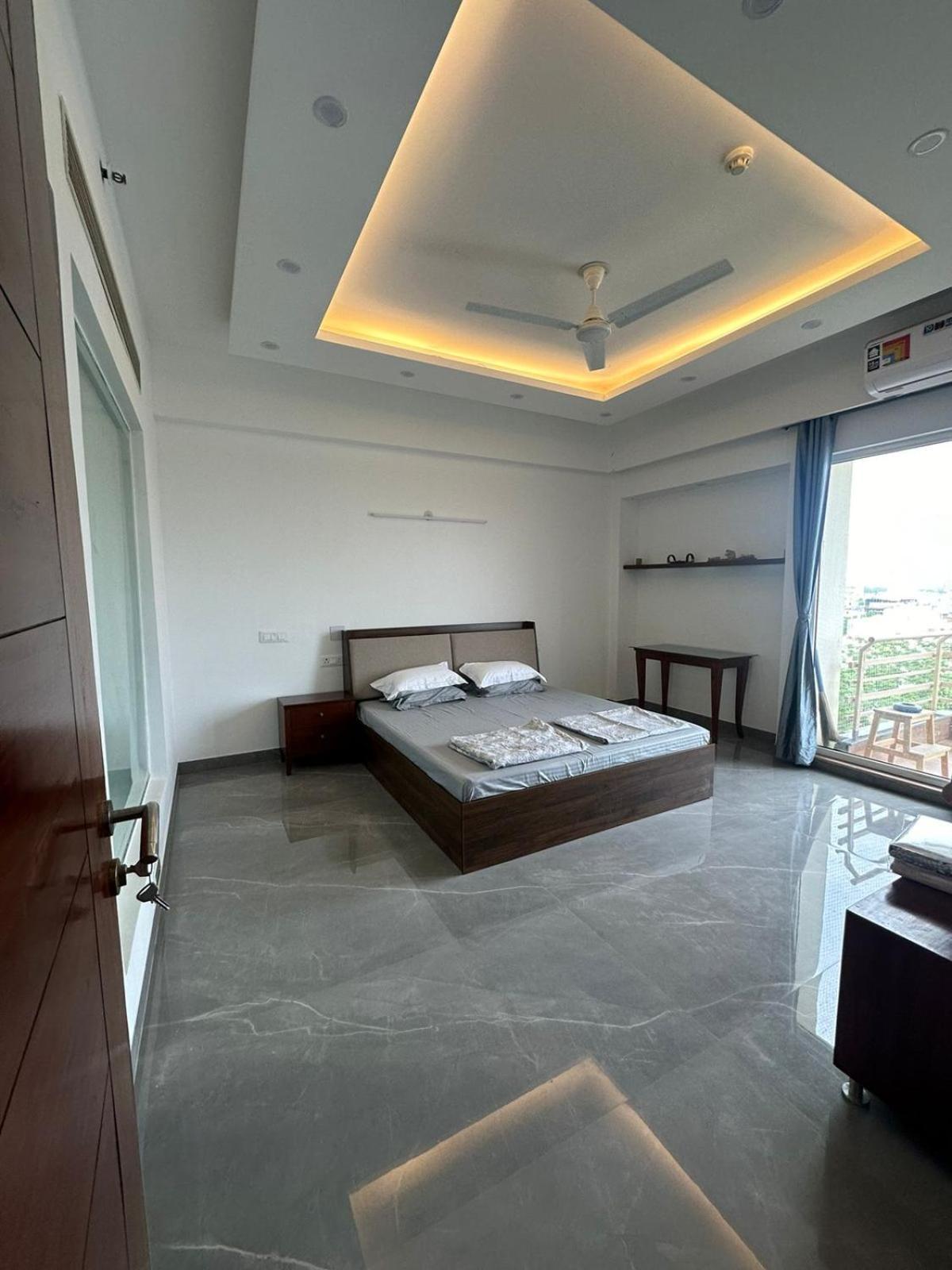 The Abode- Luxury 1bhk Service In Gurugram Apartment *