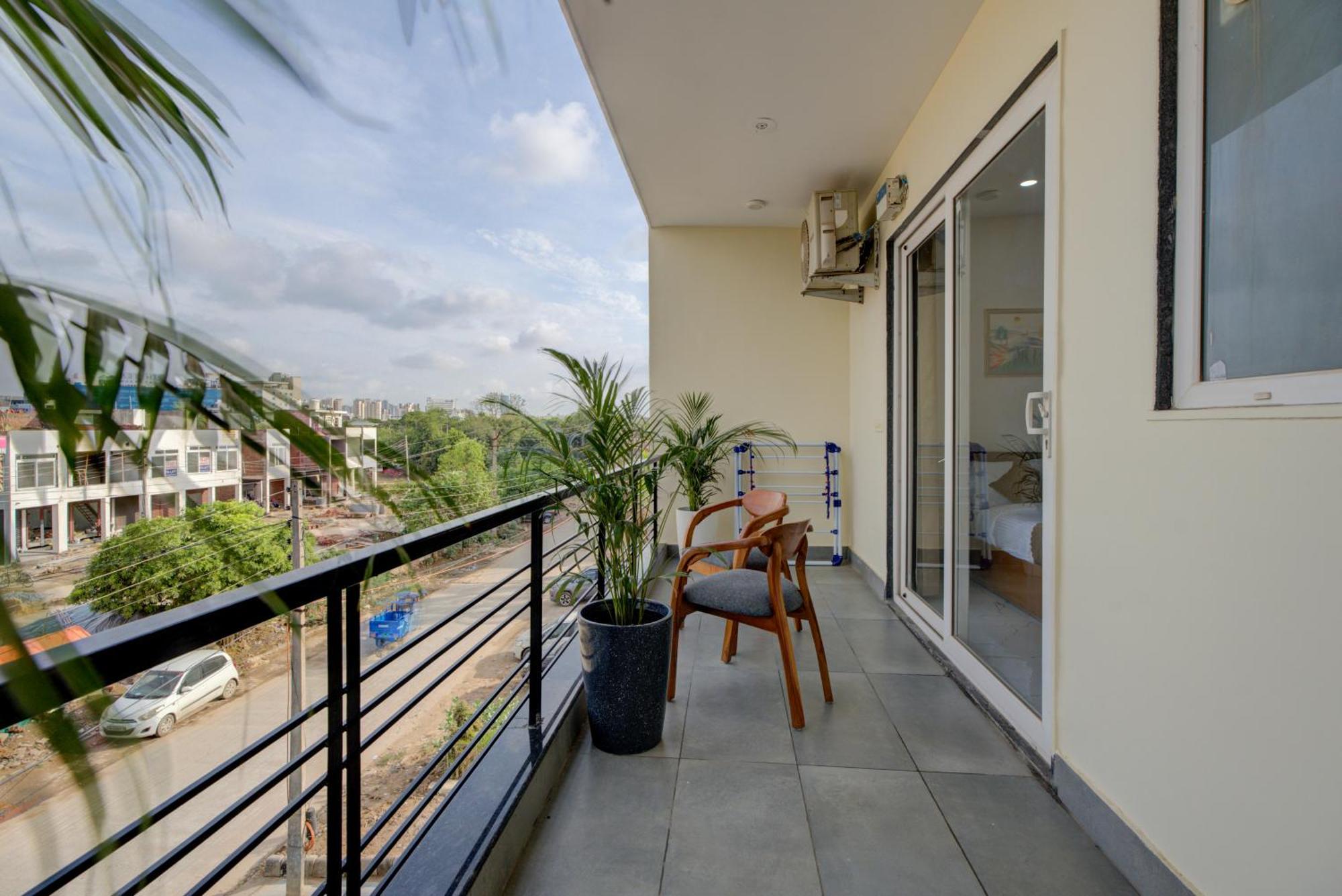 The Lodgers Infront Of Artemis Hospital Gurugram Apartment Gurgaon