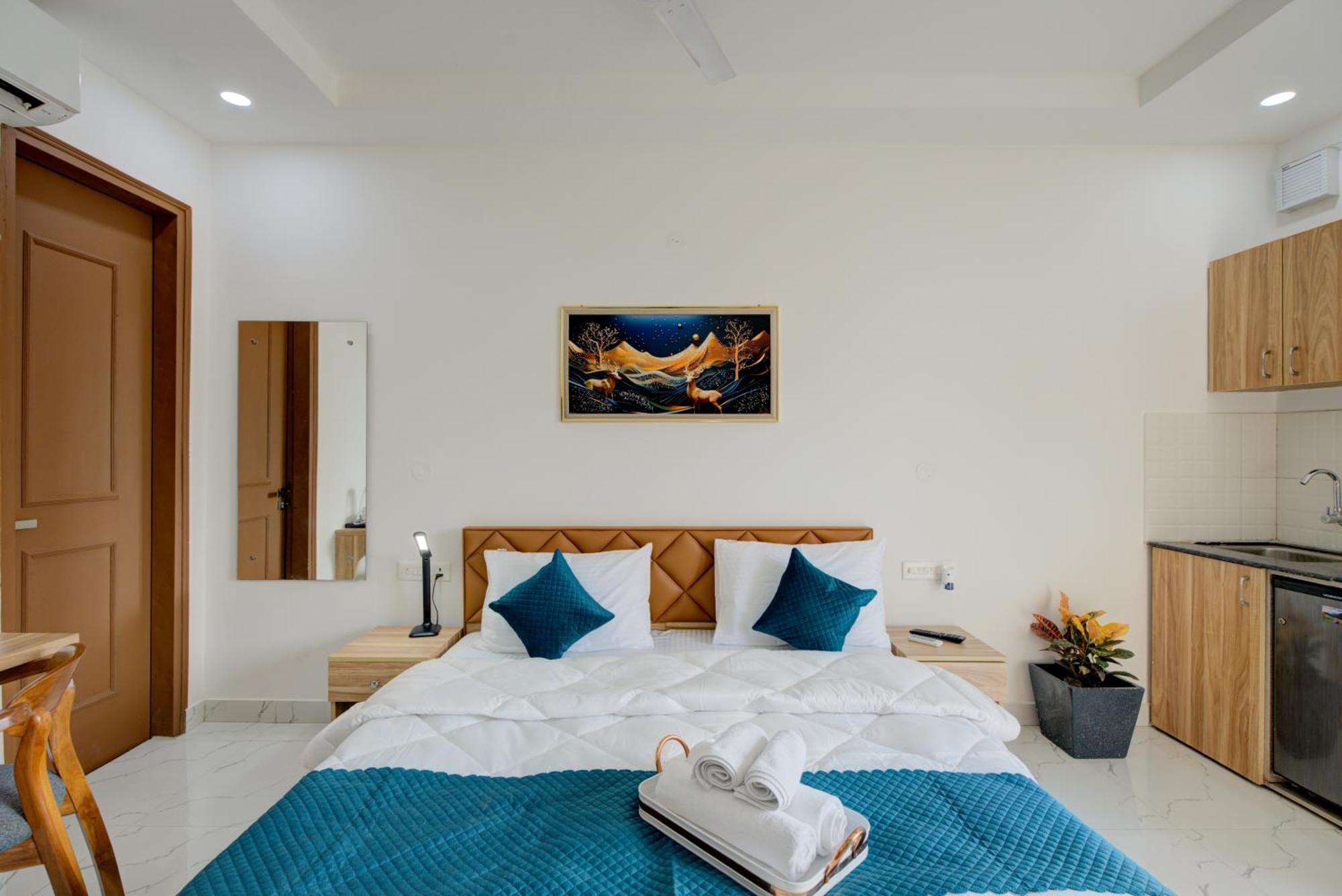 Apartment The Lodgers Infront Of Artemis Hospital Gurugram