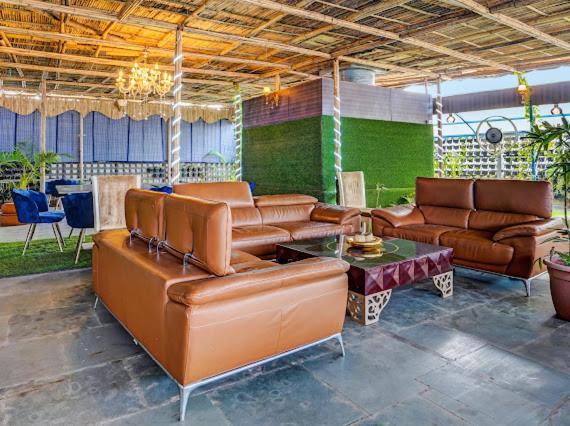 Luxury At 10k Near Hero Honda Chowk Guest house Gurgaon