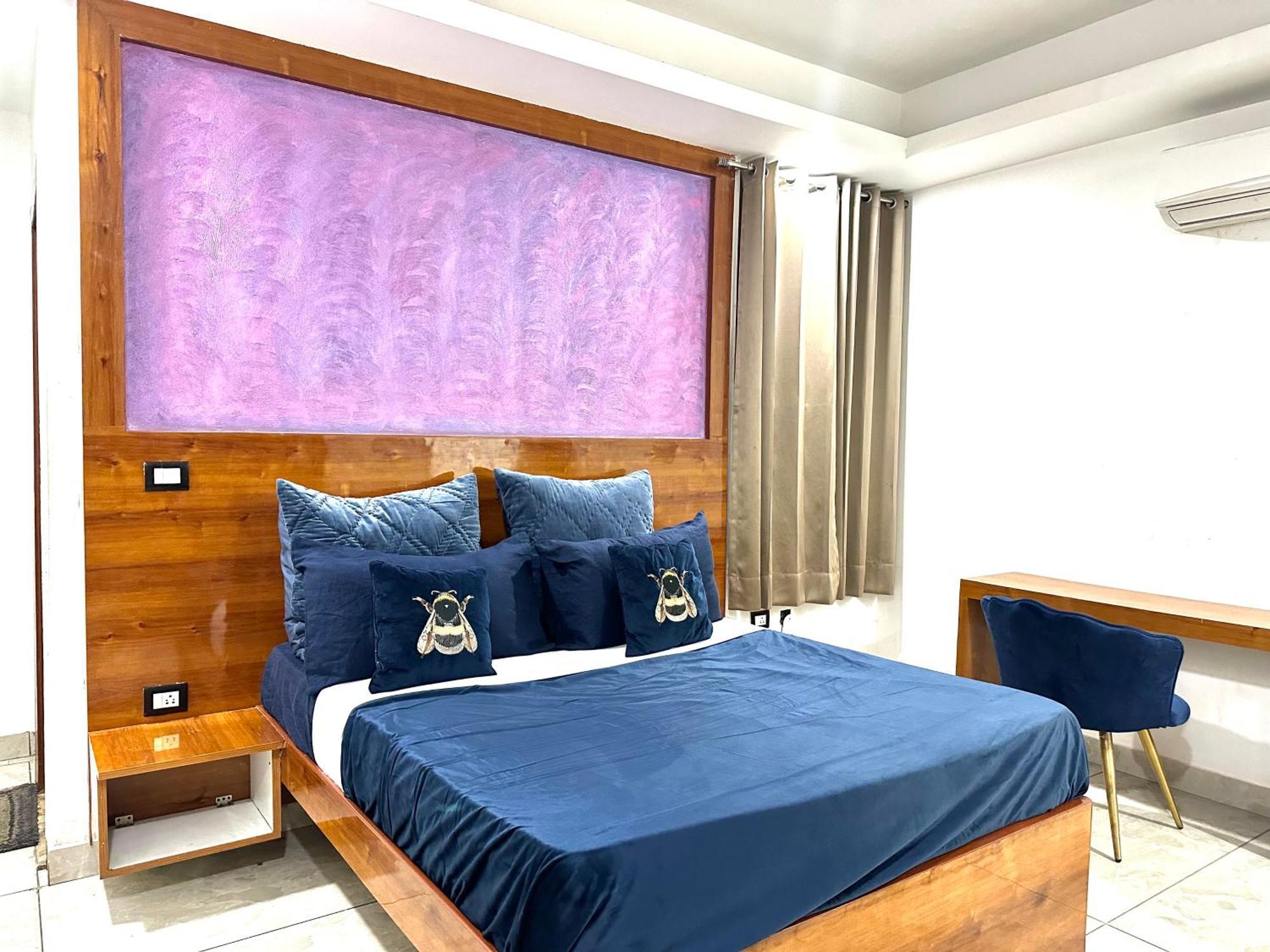 Luxury At 10k Near Hero Honda Chowk Guest house
