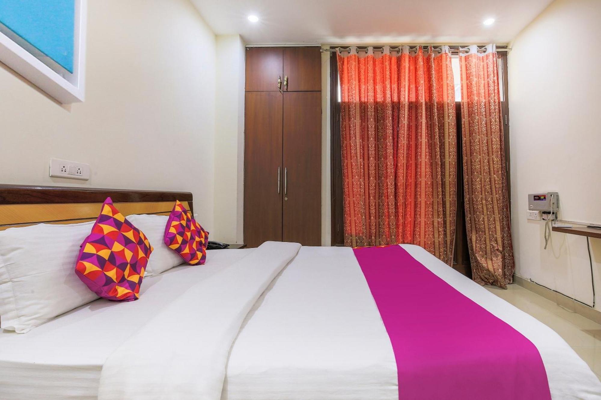 O Crystal Residency 3* Gurgaon