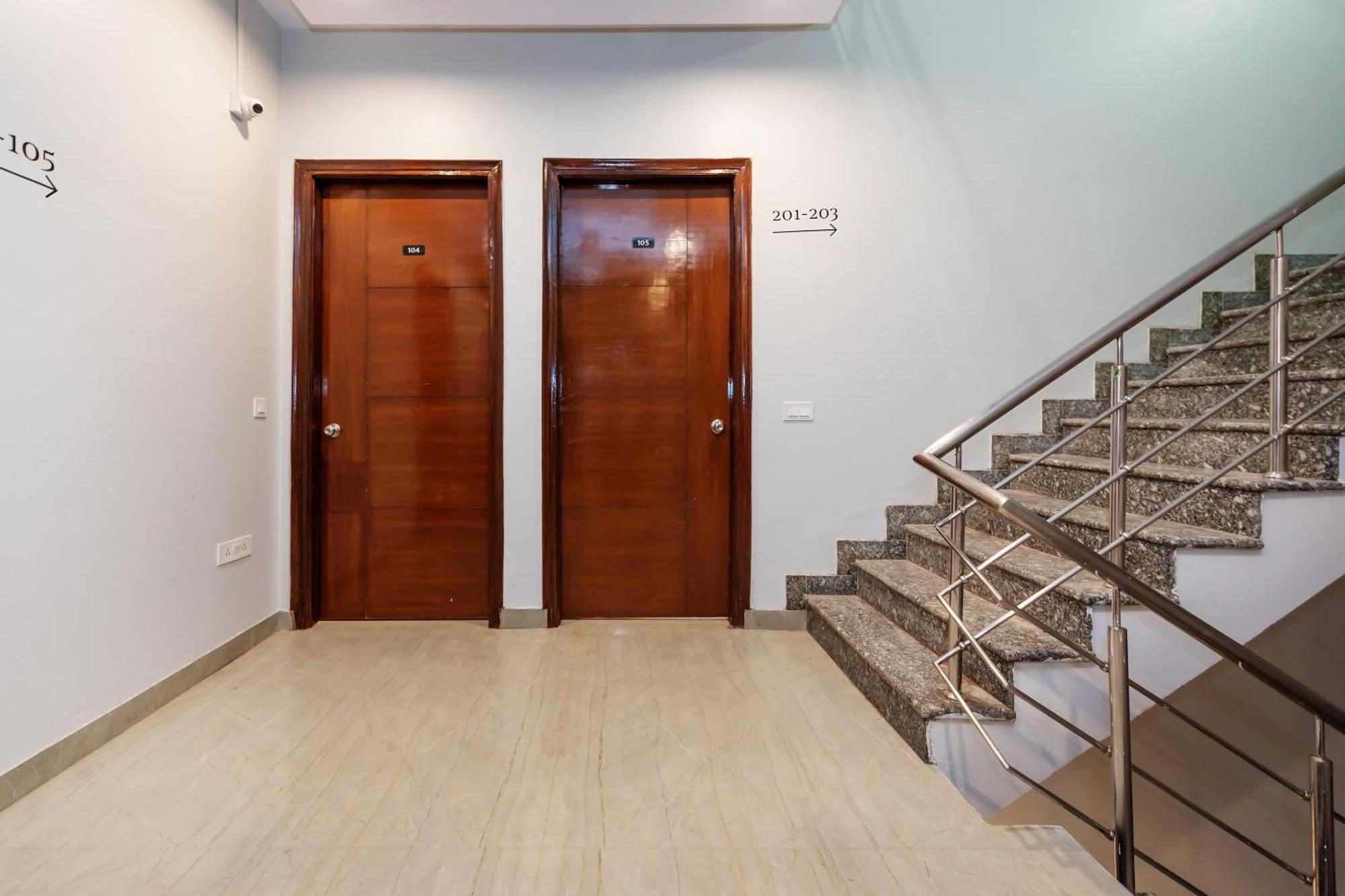 Hotel O Earth Near Bestech Central Square Mall Gurgaon