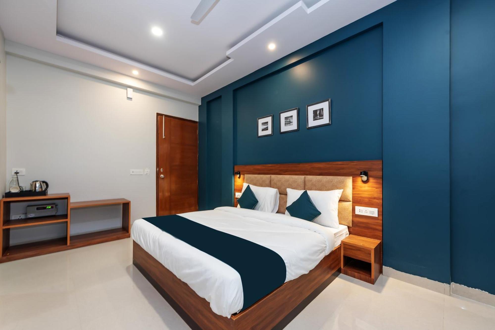 Hotel O Earth Near Bestech Central Square Mall Gurgaon
