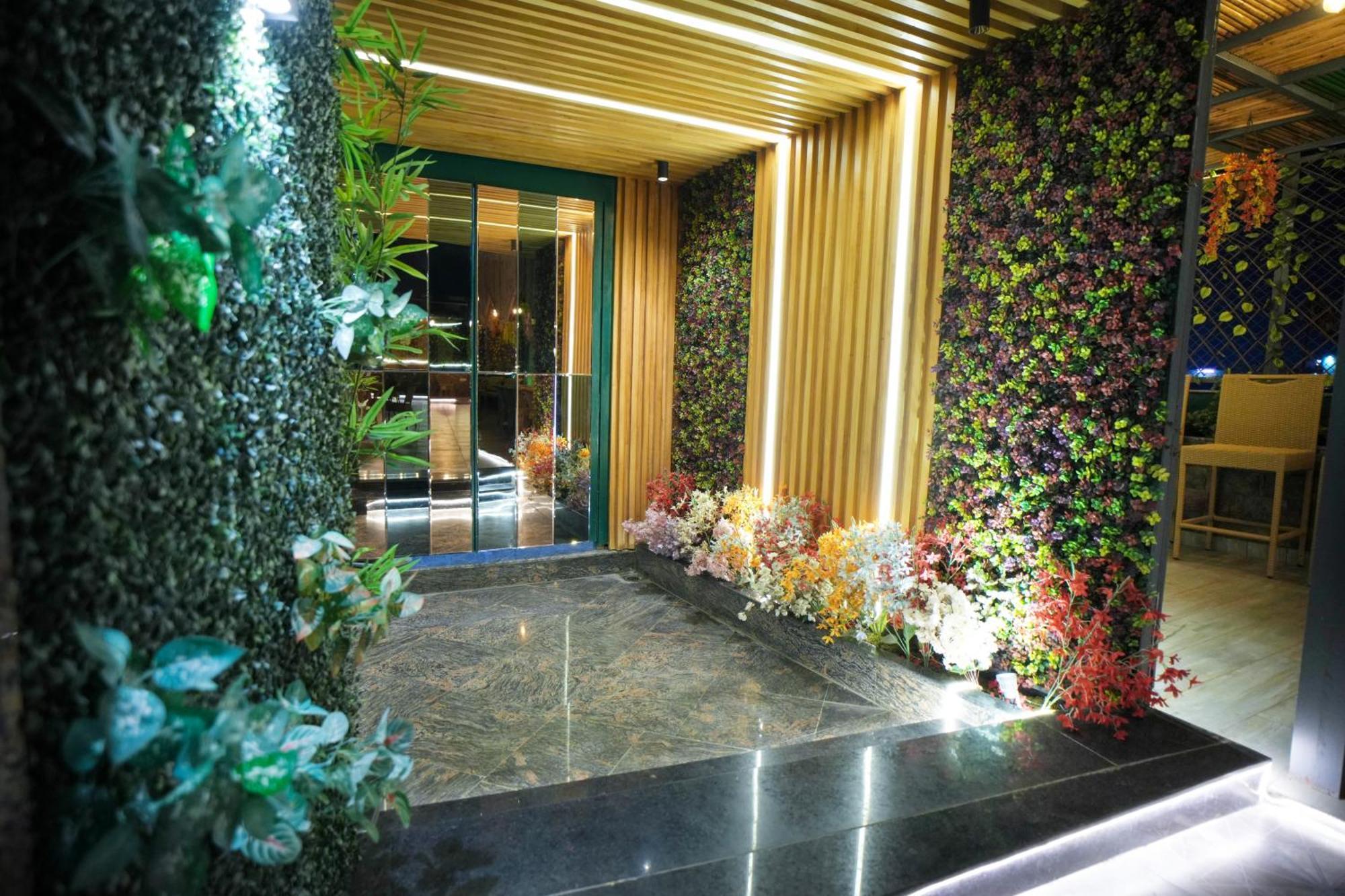 Hotel Haris Mg Road Gurugram