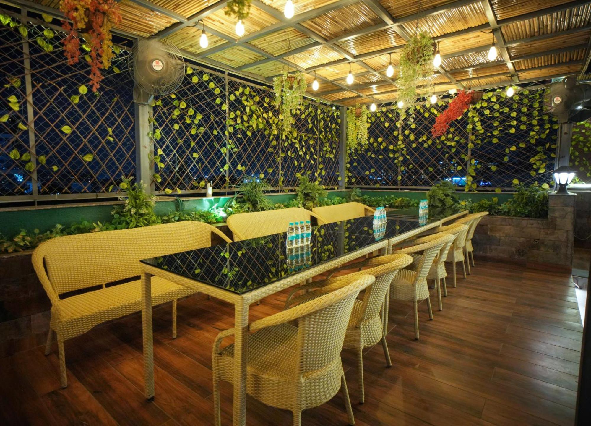 Haris Mg Road Gurugram Hotel 3*