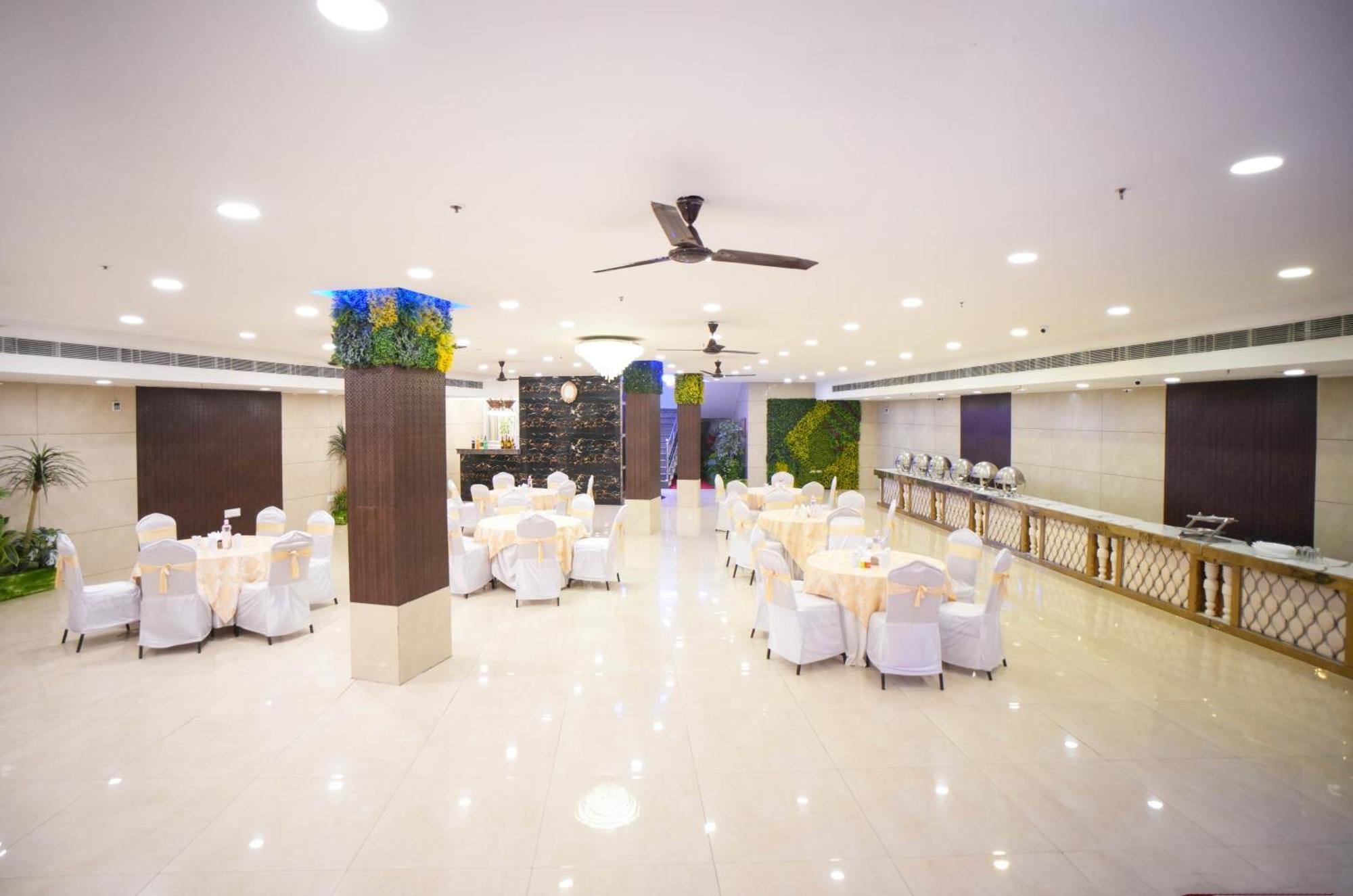Haris Mg Road Gurugram 3* Gurgaon