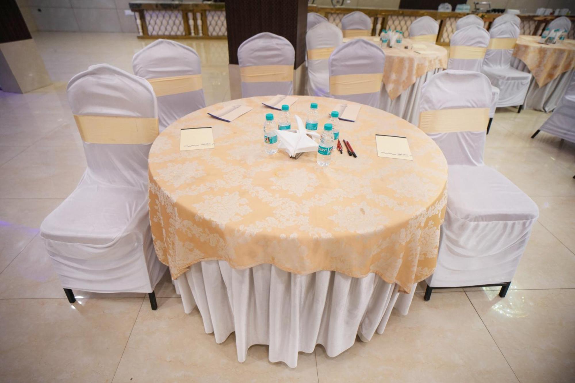 Hotel Haris Mg Road Gurugram Gurgaon