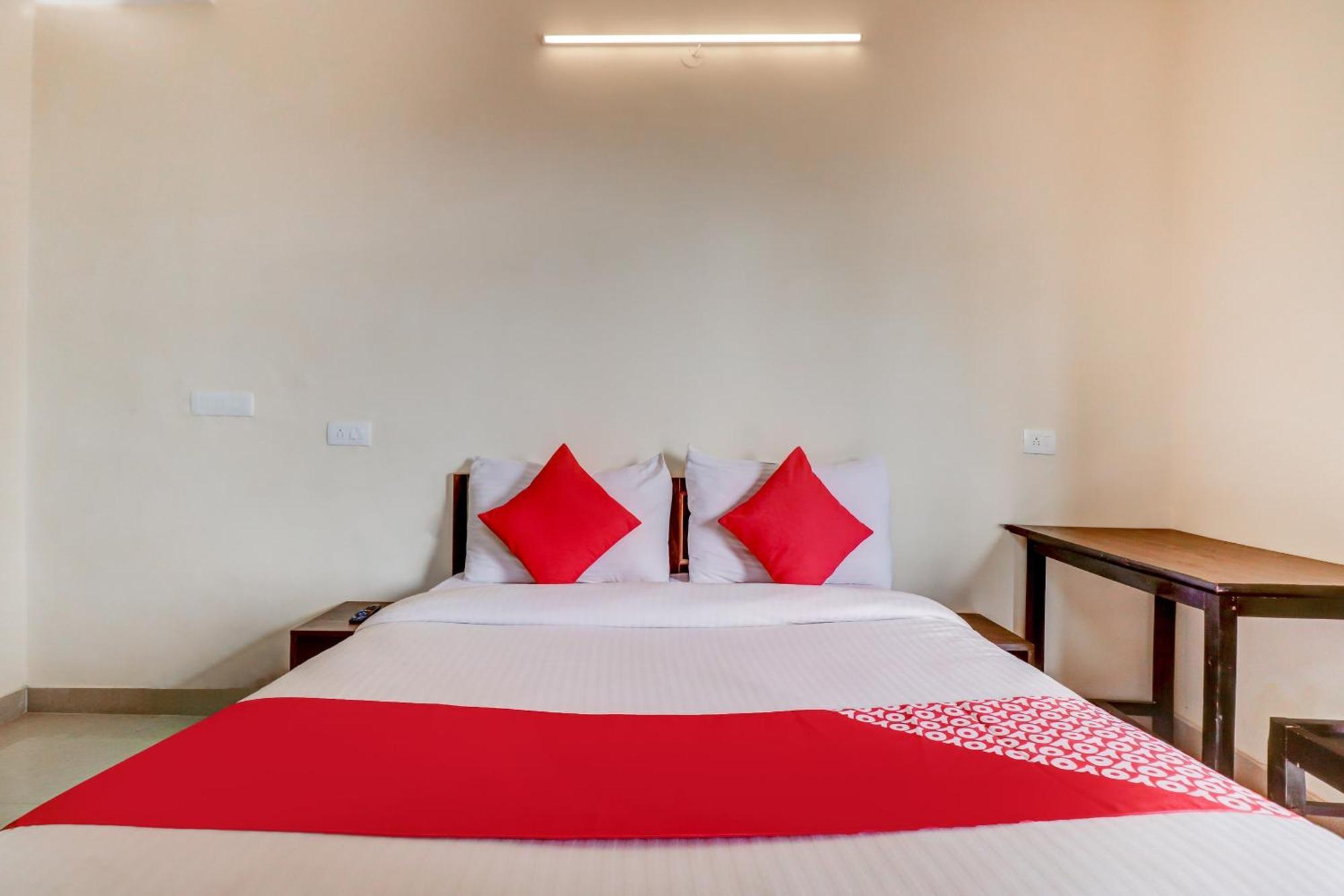 Hotel O Sapphire Near Omaxe Mall