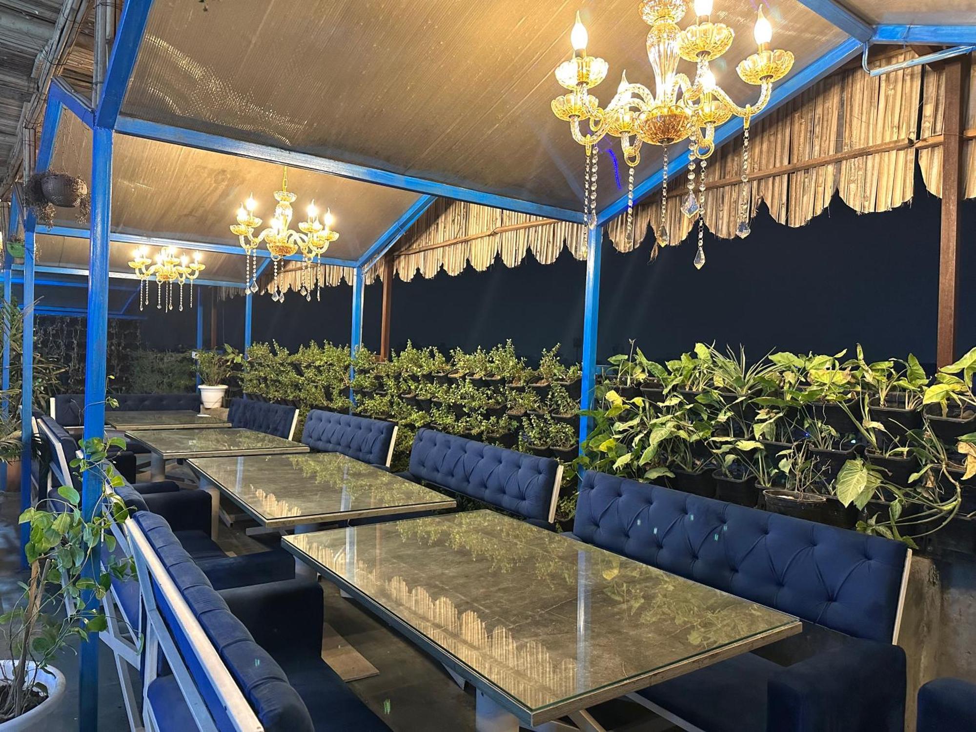 Luxury At 10k Near Hero Honda Chowk Guest house Gurgaon
