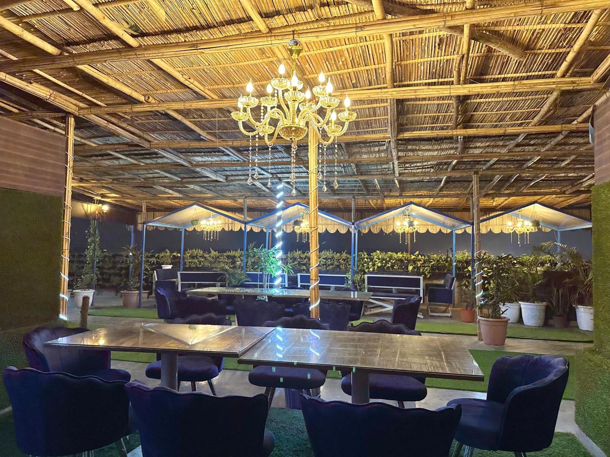 Guest house Luxury At 10k Near Hero Honda Chowk *