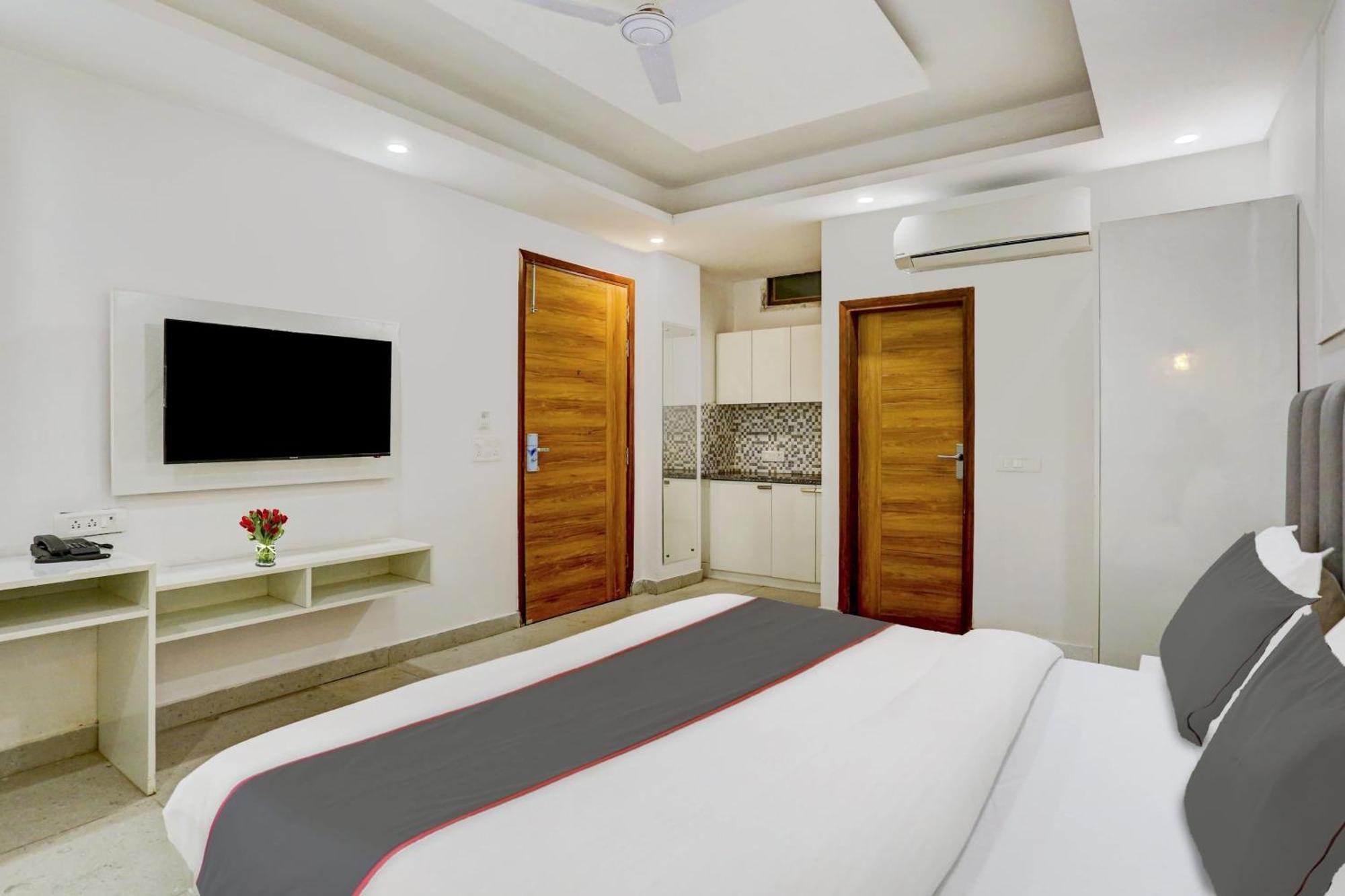 Townhouse Royal Near Aravali Biodiversity Park Hotel