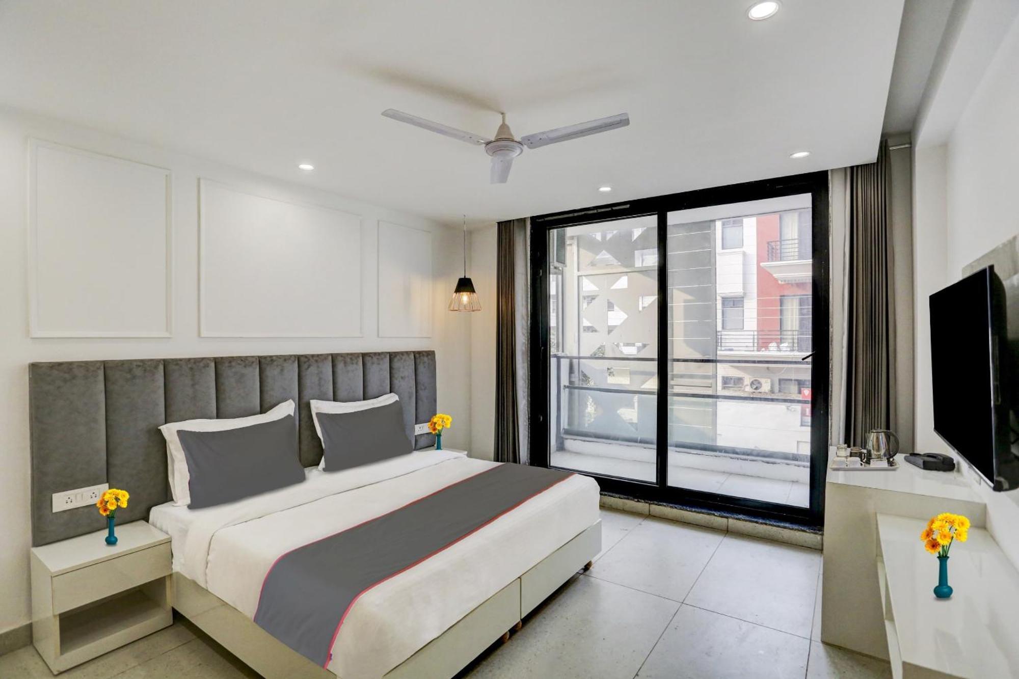 Townhouse Royal Near Aravali Biodiversity Park Hotel