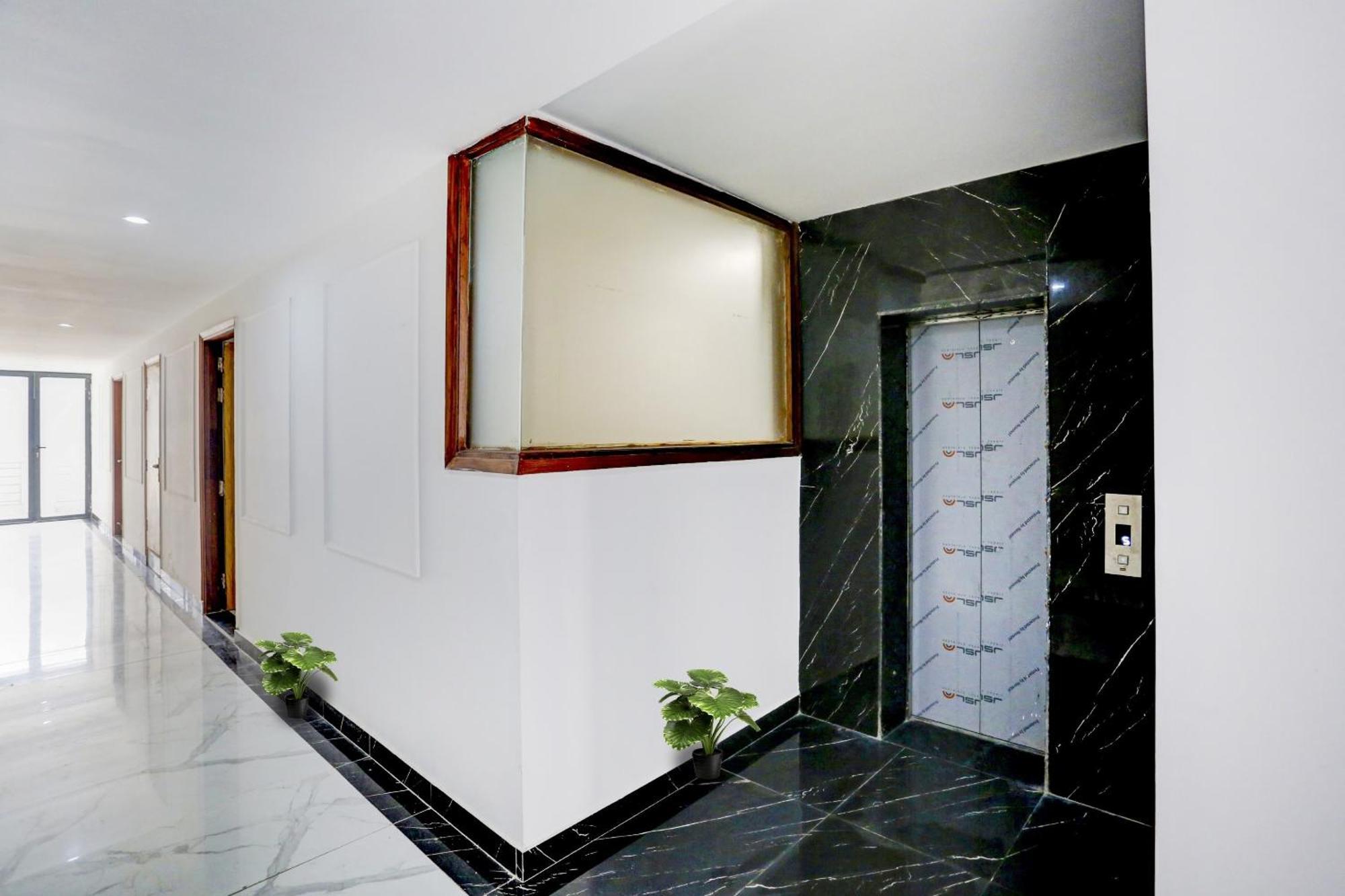 Townhouse Royal Near Aravali Biodiversity Park 3* Gurgaon