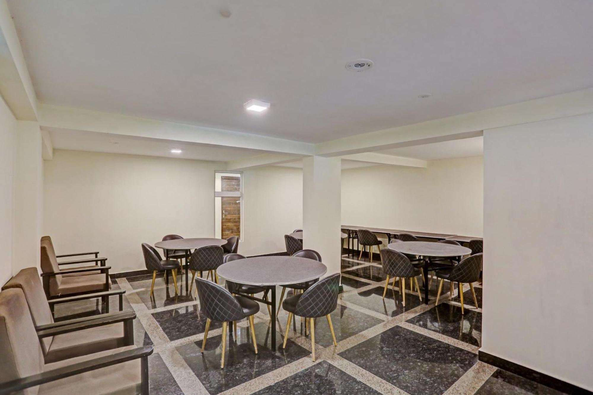 Hotel Townhouse 1167 Gold Souk Gurgaon
