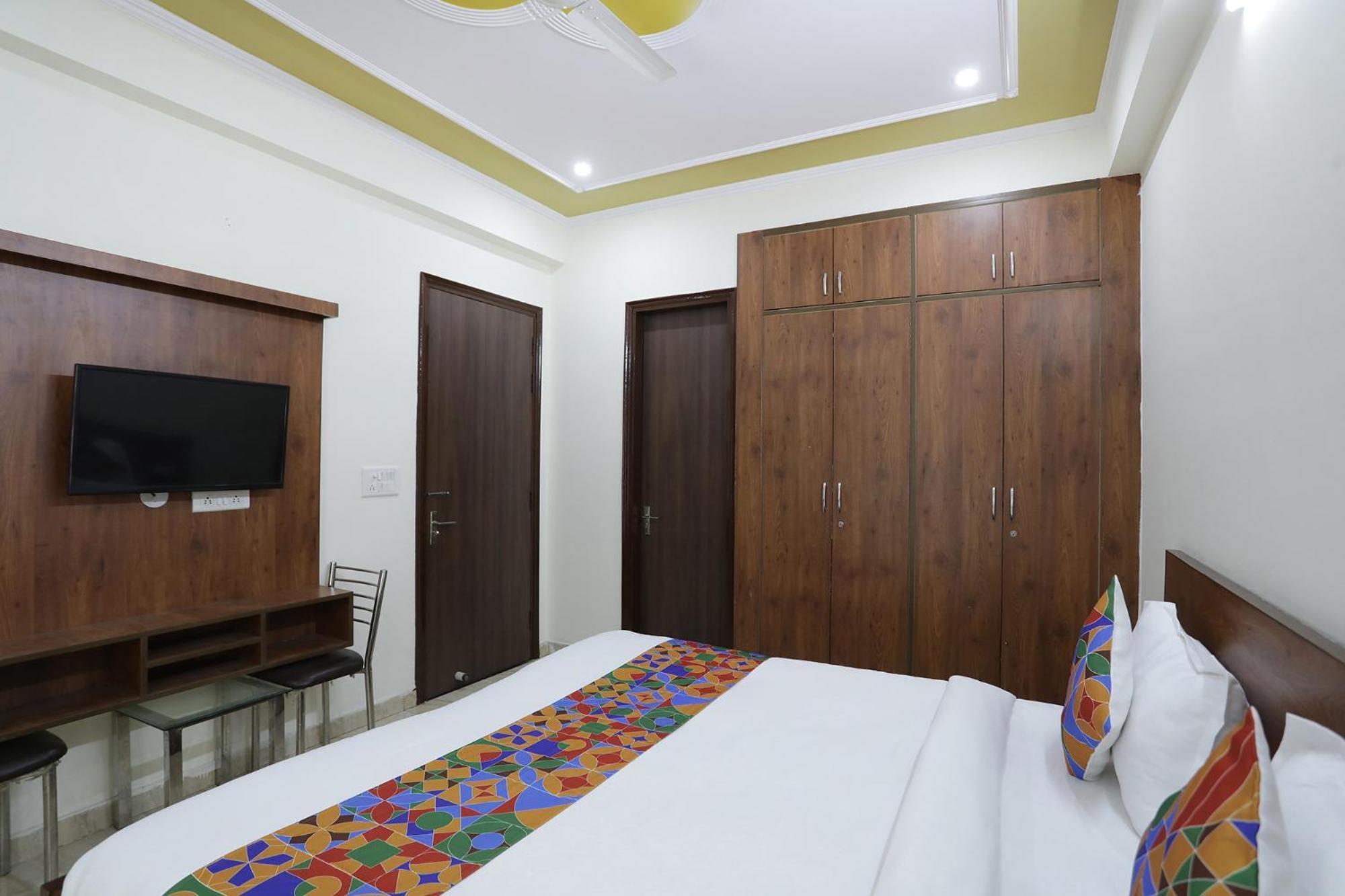 Fabexpress Star Corporate Ii Hotel