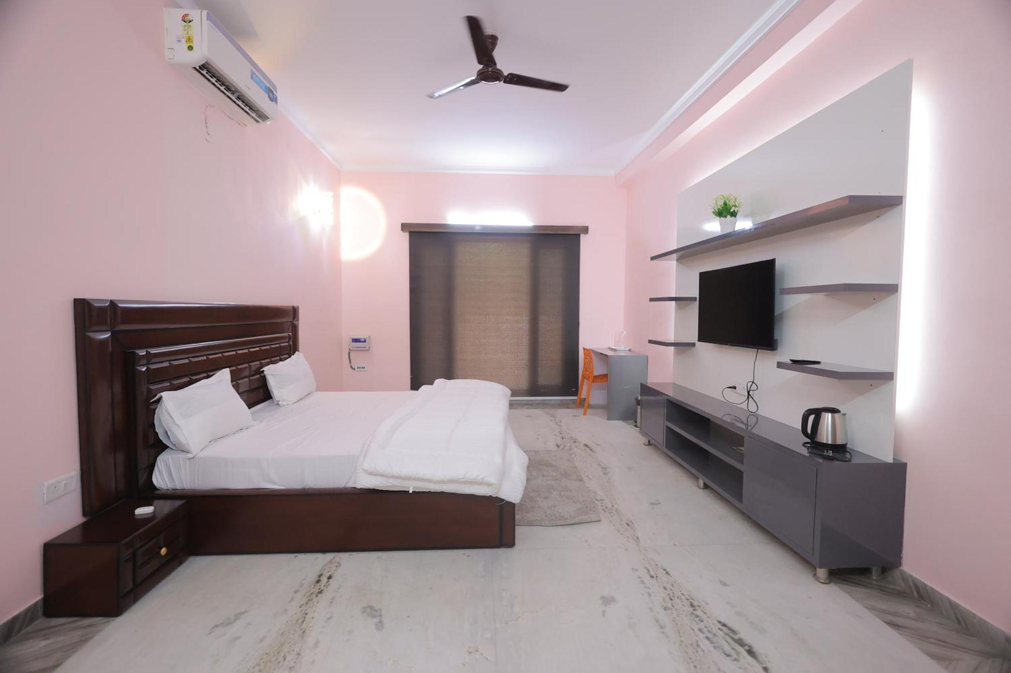 The Leela's Paradise Gurgaon