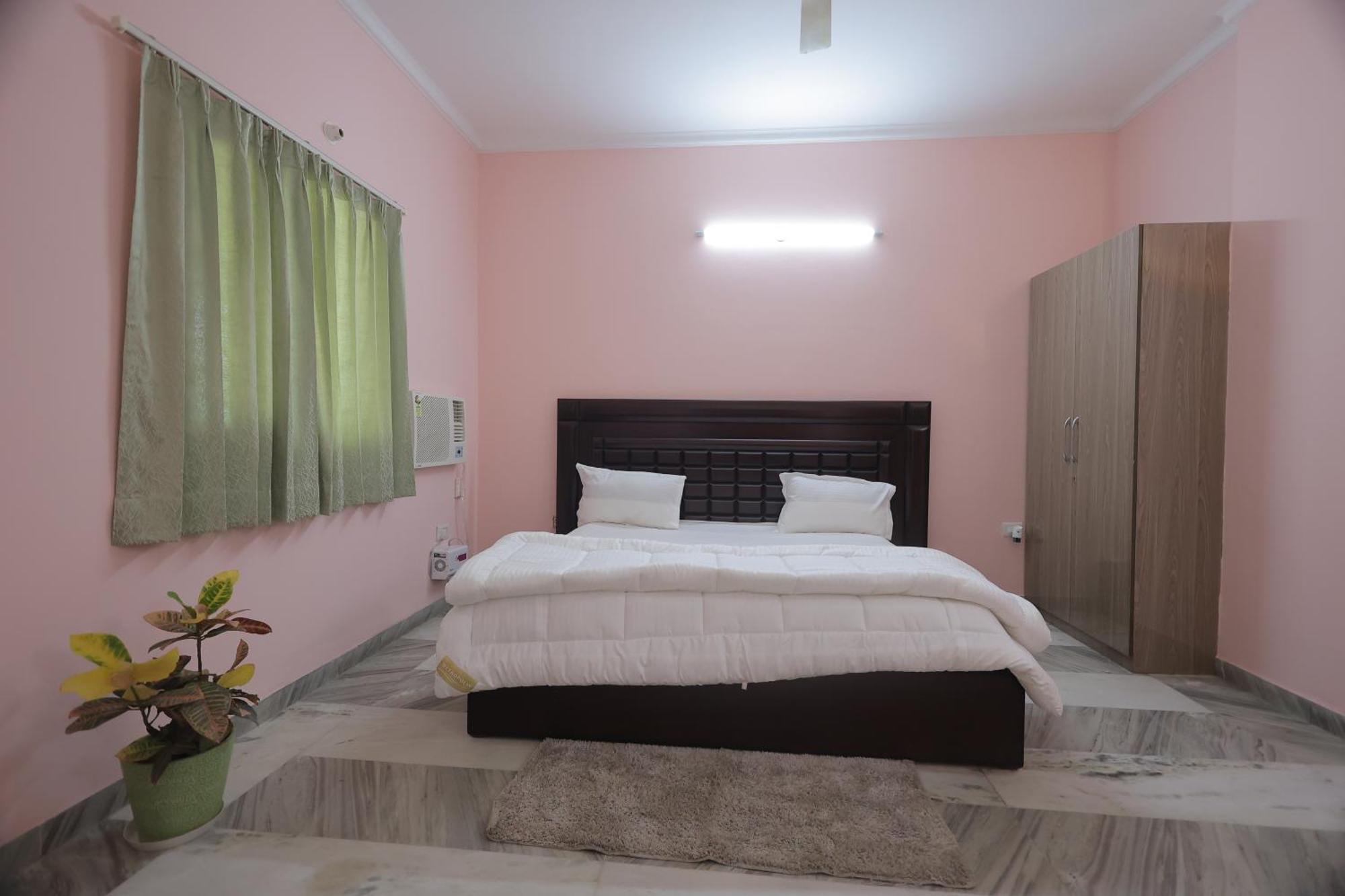 The Leela's Paradise Farm stay Gurgaon