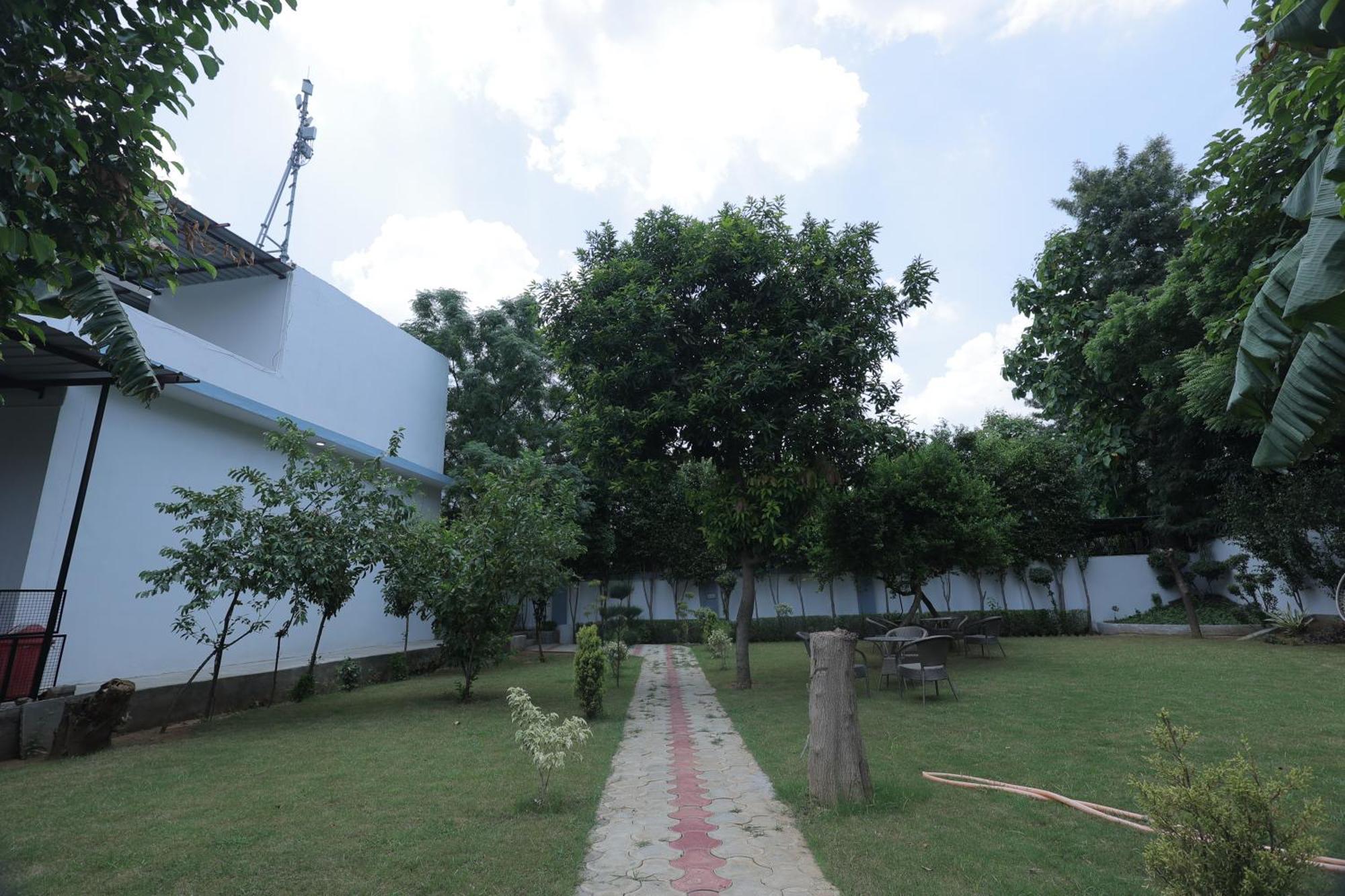 Farm stay The Leela's Paradise *