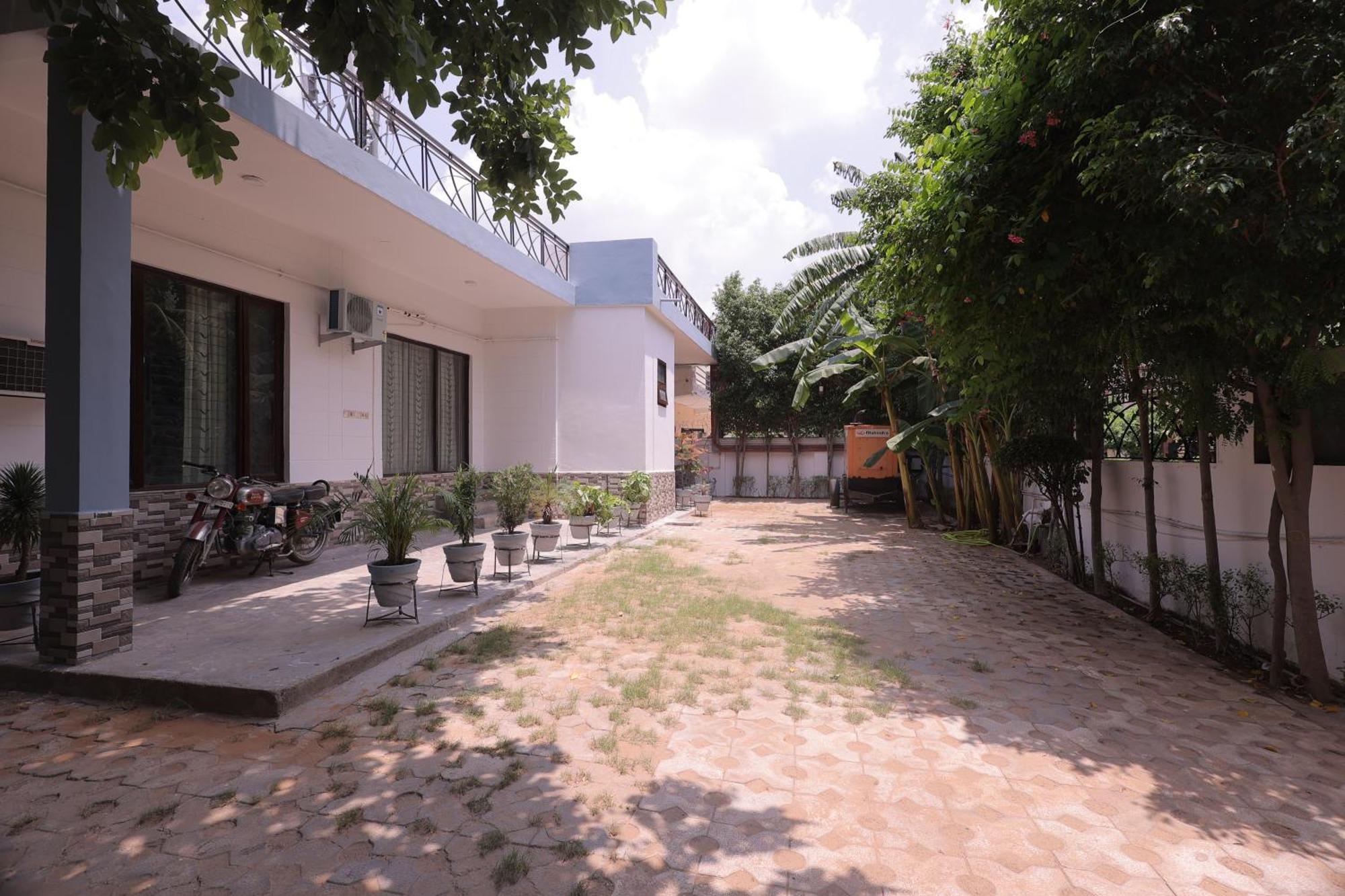 Farm stay The Leela's Paradise Gurgaon
