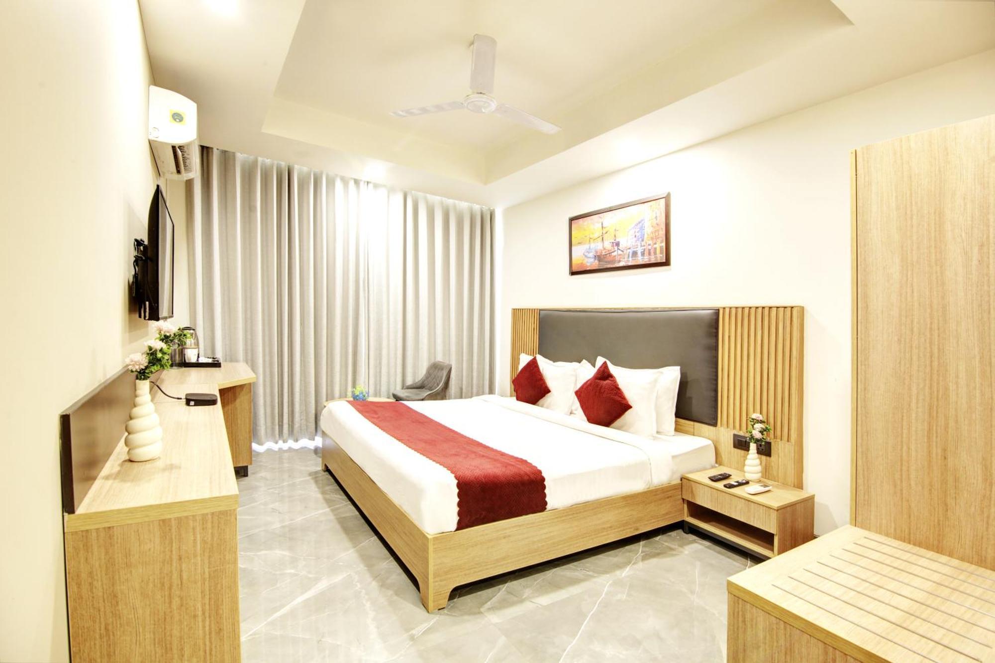 Saltstayz Premier - Cyber Hub Gurgaon