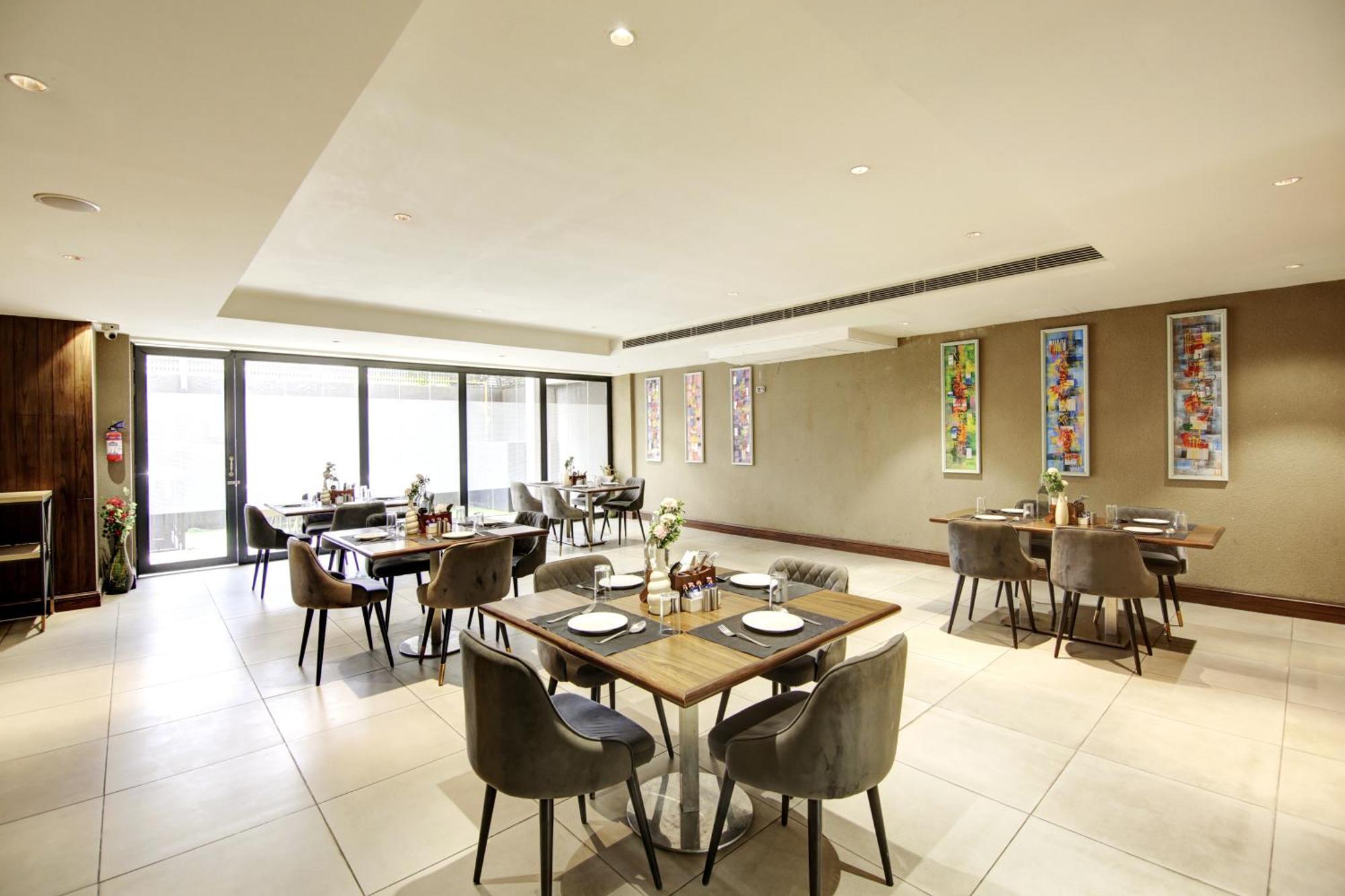 Saltstayz Premier - Cyber Hub Gurgaon
