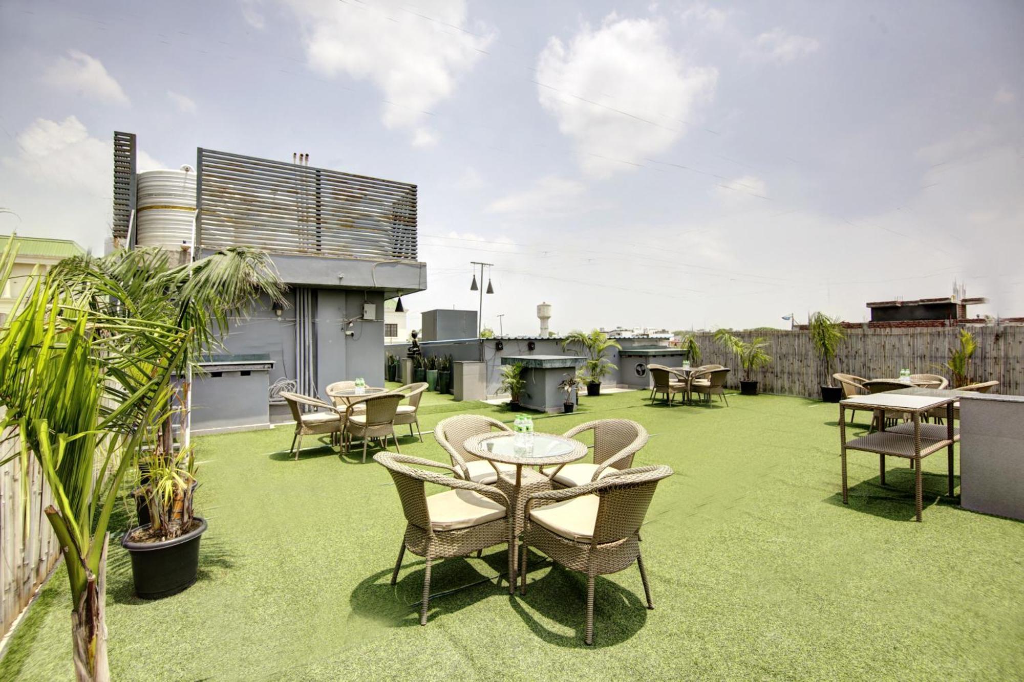 Hotel Saltstayz Premier - Cyber Hub