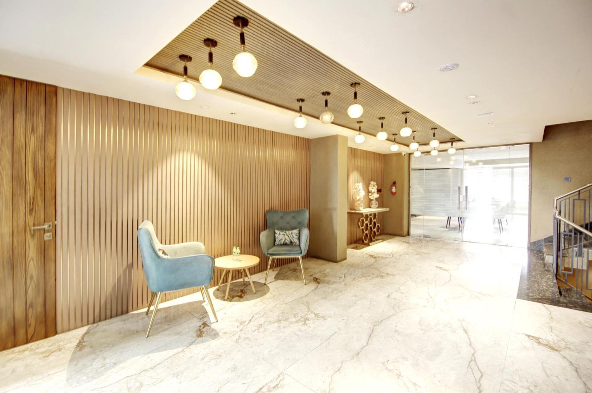 Saltstayz Premier - Cyber Hub Gurgaon
