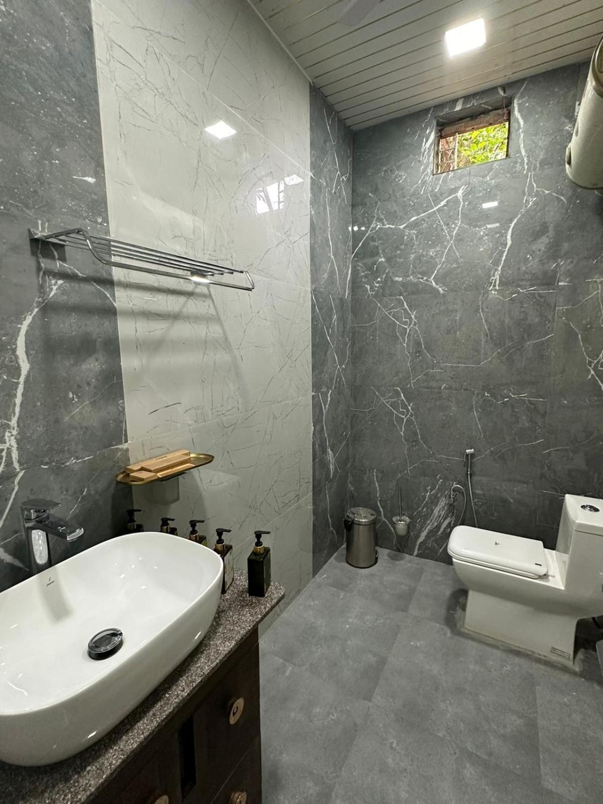 Elivaas 6 Bhk With Pvt Pool & Garden - Esh Gurgaon