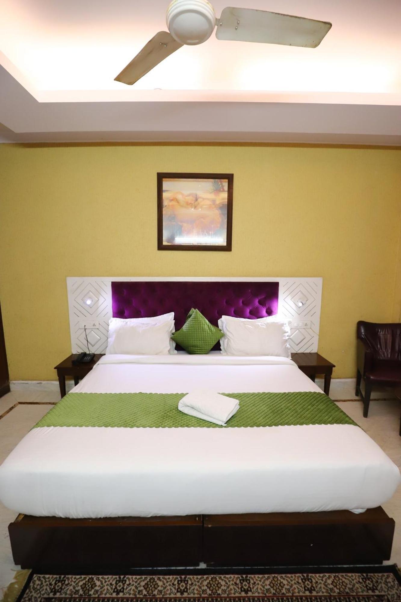 The Vagmi Dlf Gurugram Hotel 3*