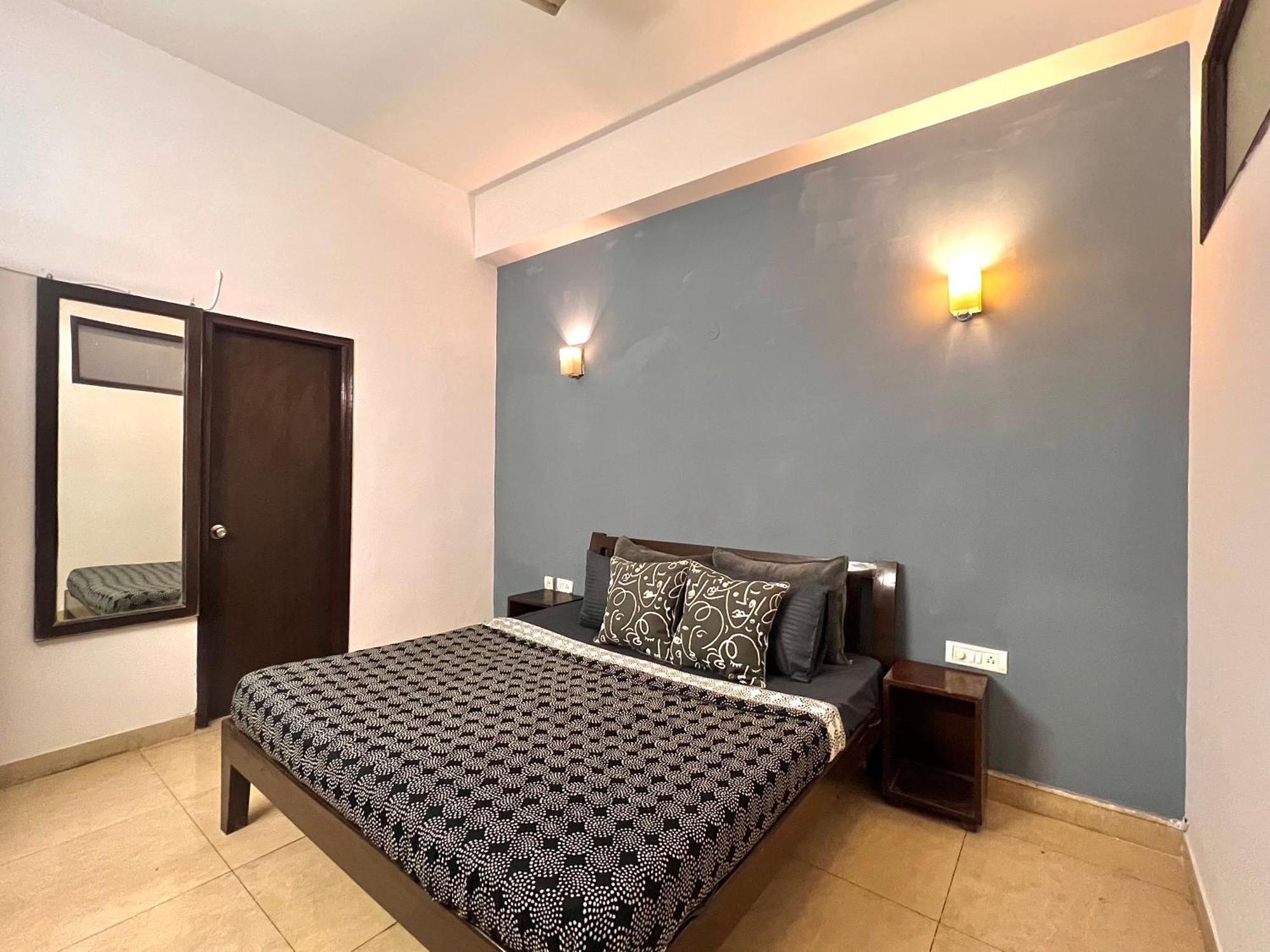 Hotel With Kitchen On Main Road At 10k Gurgaon