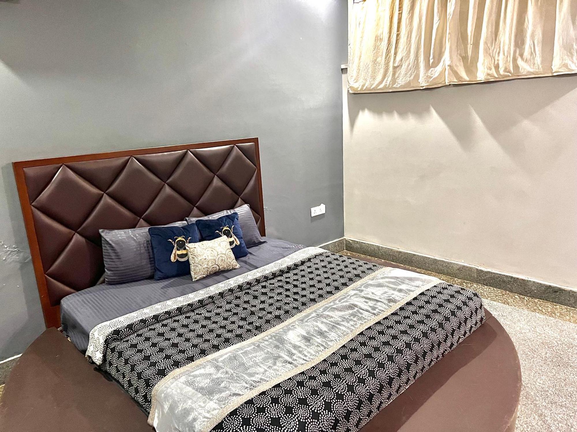 Hotel With Kitchen On Main Road At 10k 4*