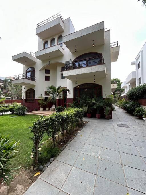 Serenity 4br With Garden By Especial Villa Gurgaon