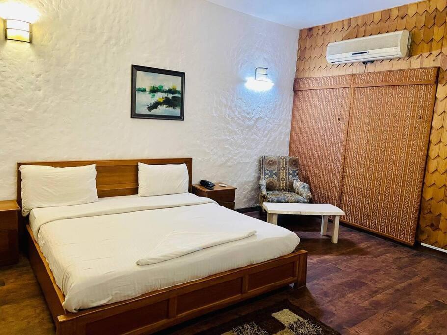 Serenity 4br With Garden By Especial * Gurgaon