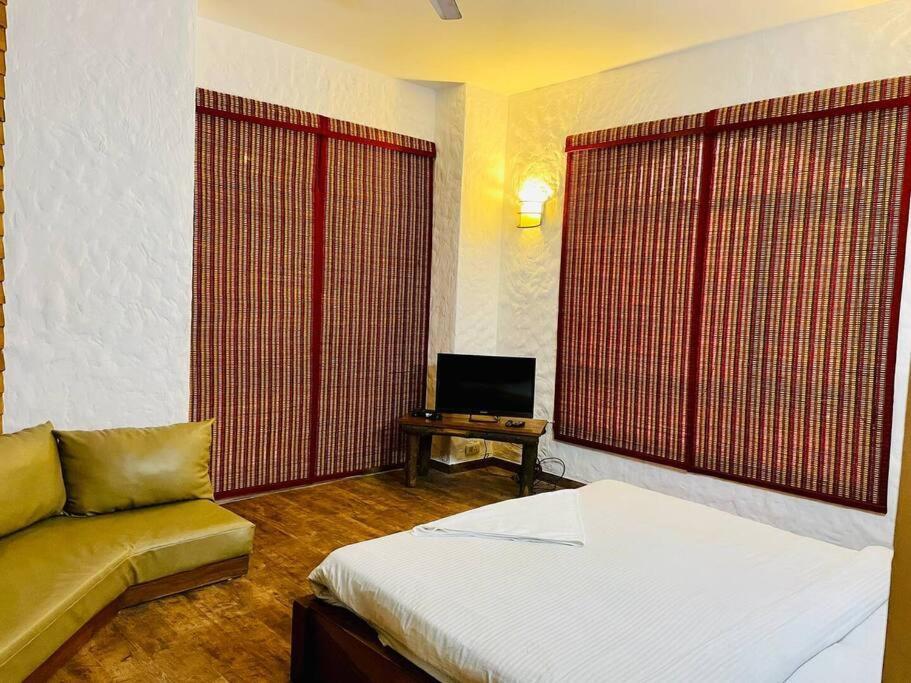 Villa Serenity 4br With Garden By Especial Gurgaon
