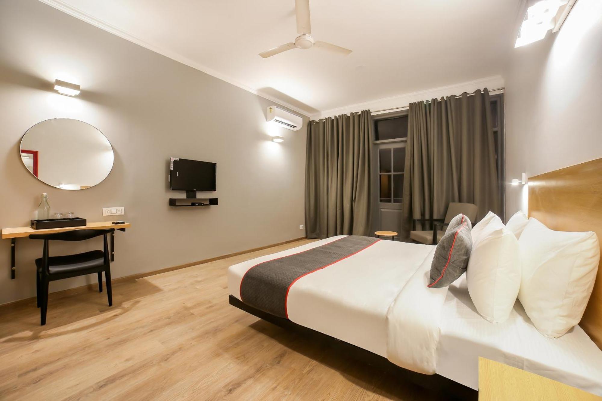 Townhouse 330 Dlf Phase-2 Near Leisure Valley Park Gurgaon
