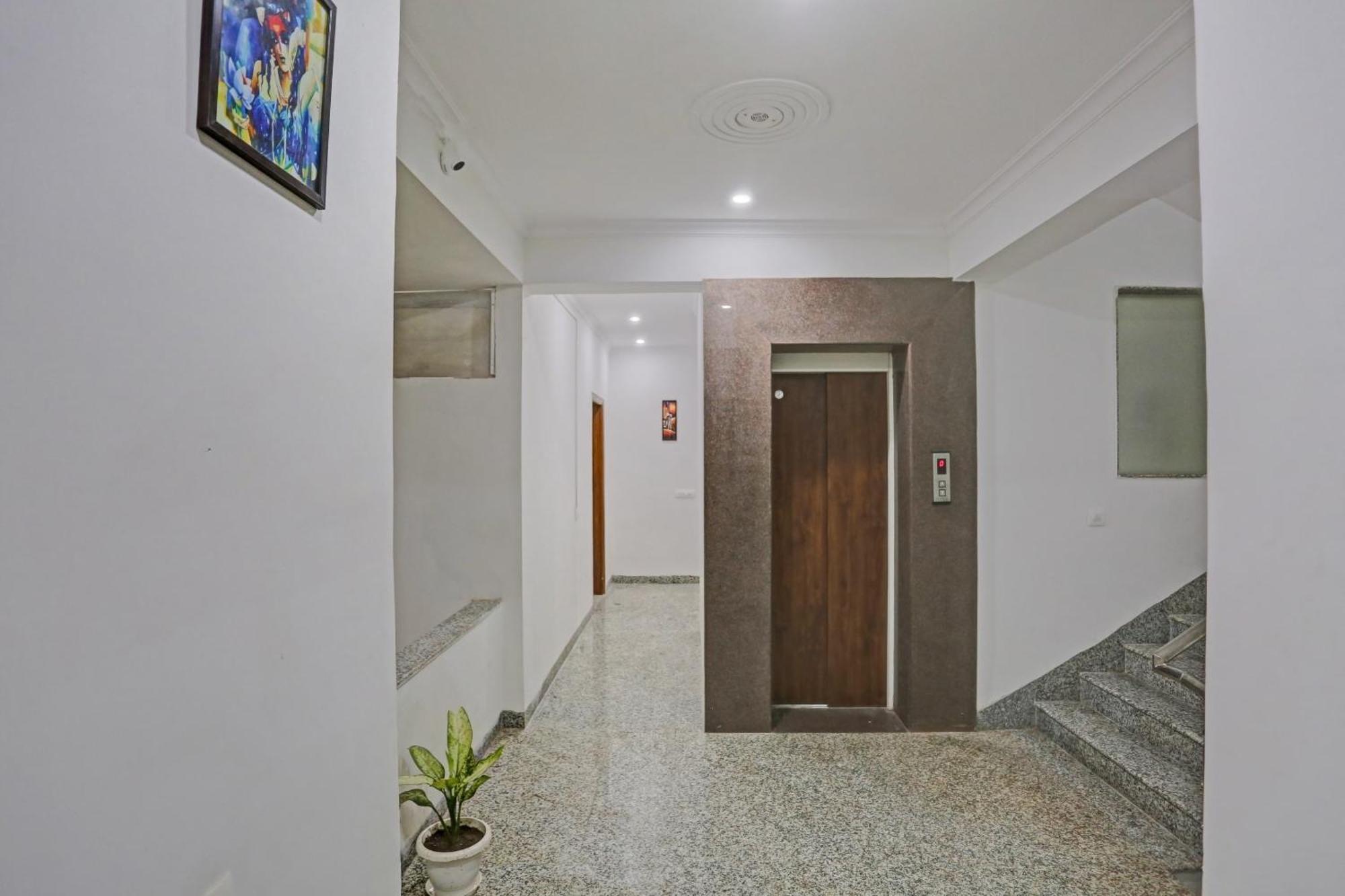 O Unicorn Near Omaxe Celebration Mall 3* Gurgaon