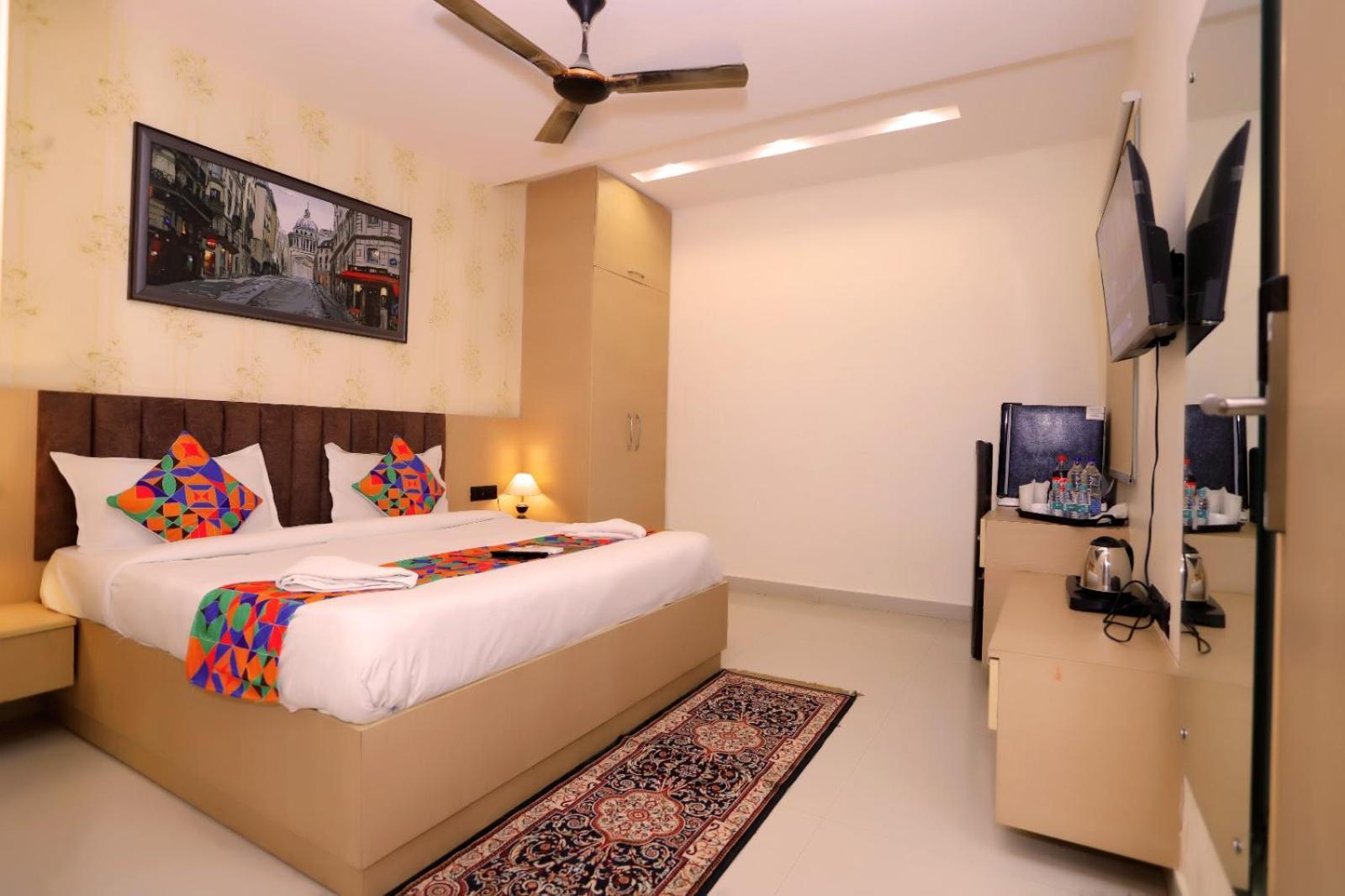Lotus Luxe Hotel 3*