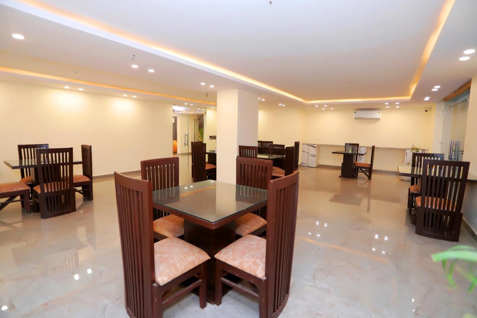 Hotel Lotus Luxe 3*