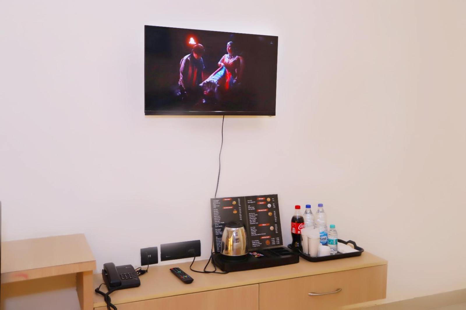 Hotel Lotus Luxe 3*