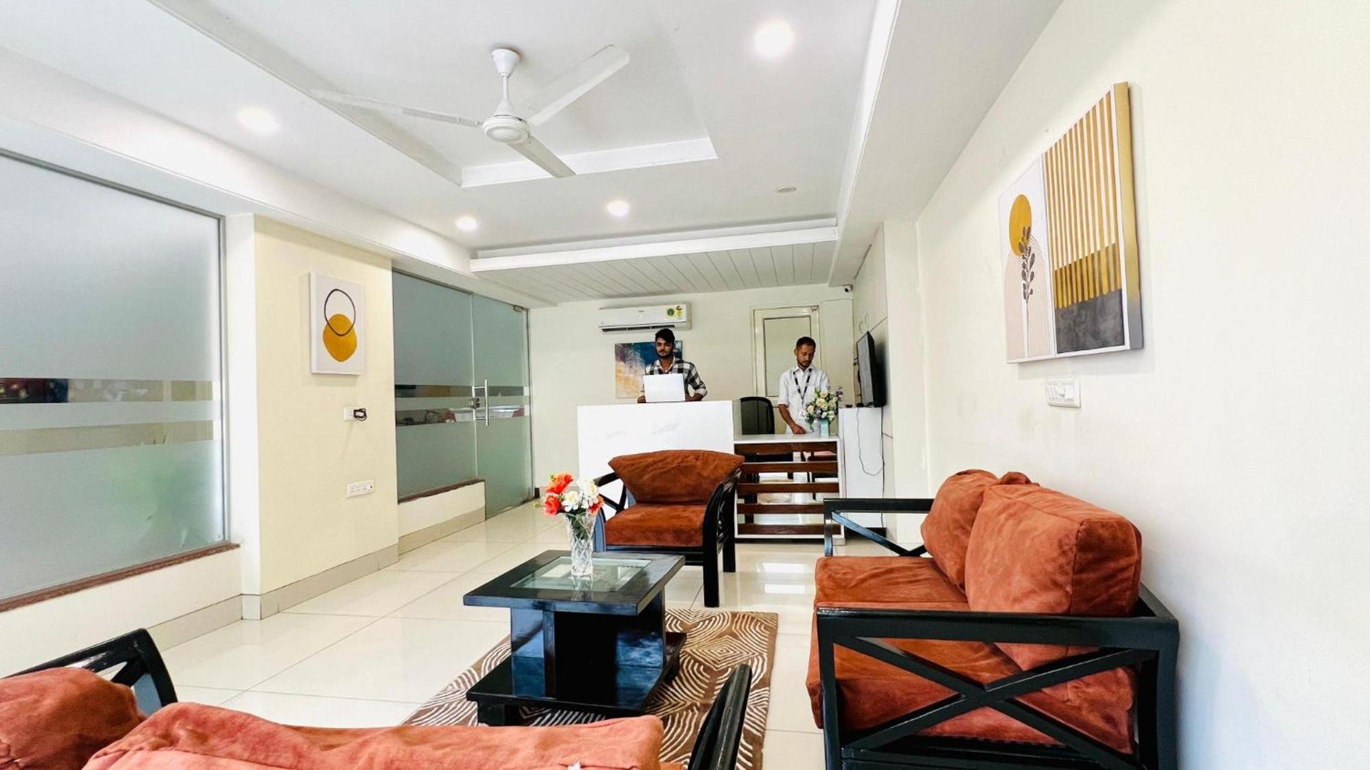 Bluo Studio2 Golf Course Road - Gym, Terrace Garden Apartment Gurgaon