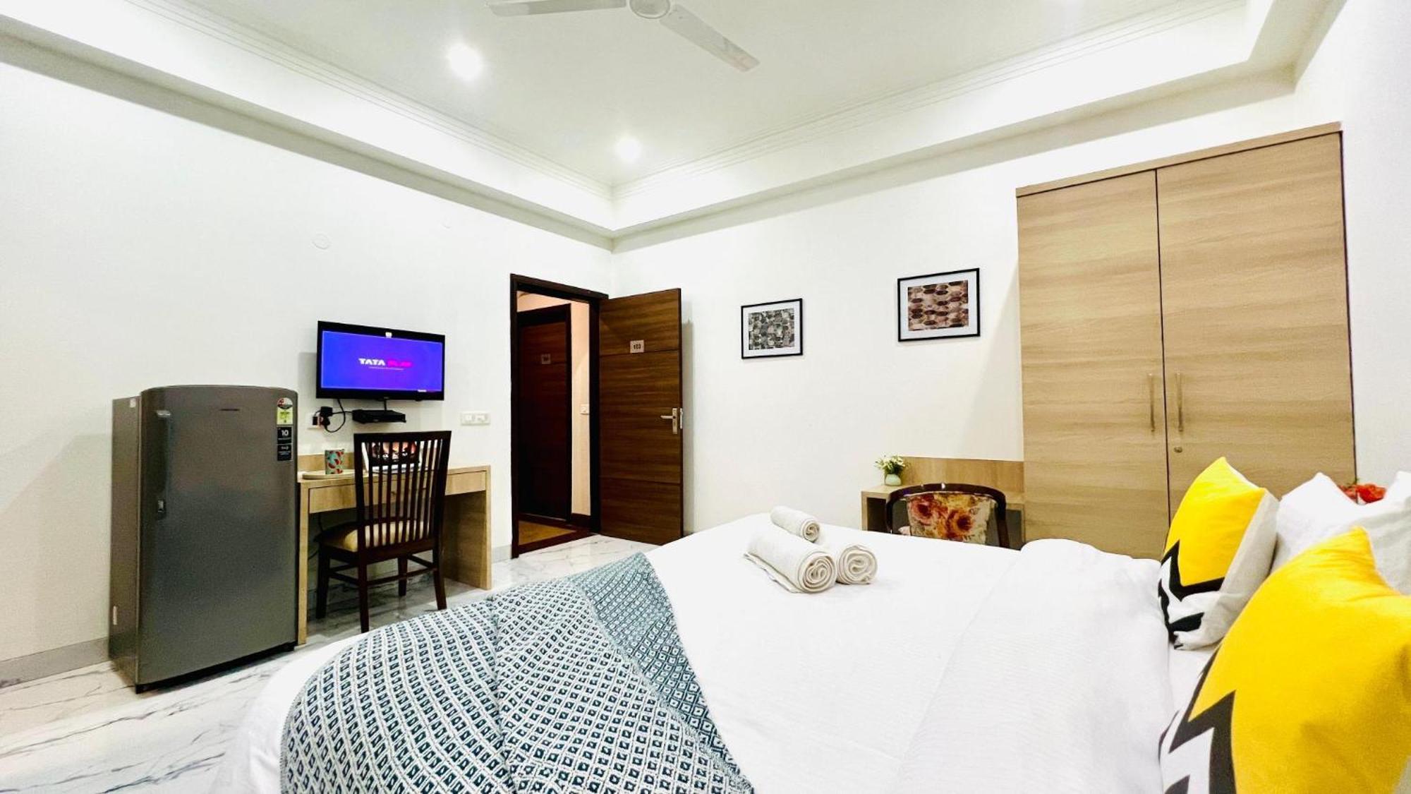 Bluo Studio2 Golf Course Road - Gym, Terrace Garden * Gurgaon