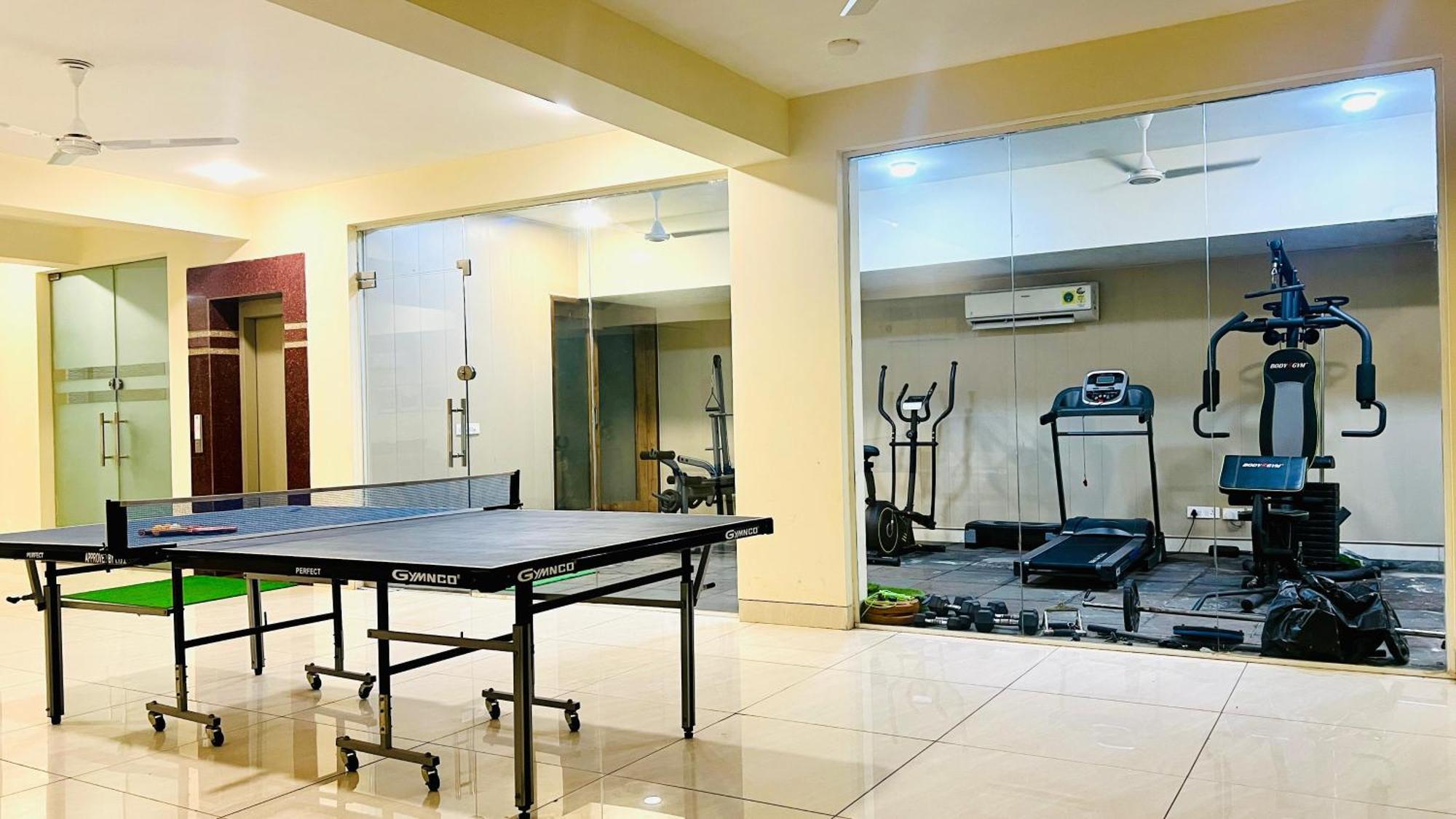 Bluo Studio5 Golf Course Road - Gym, Terrace Garden Apartment Gurgaon