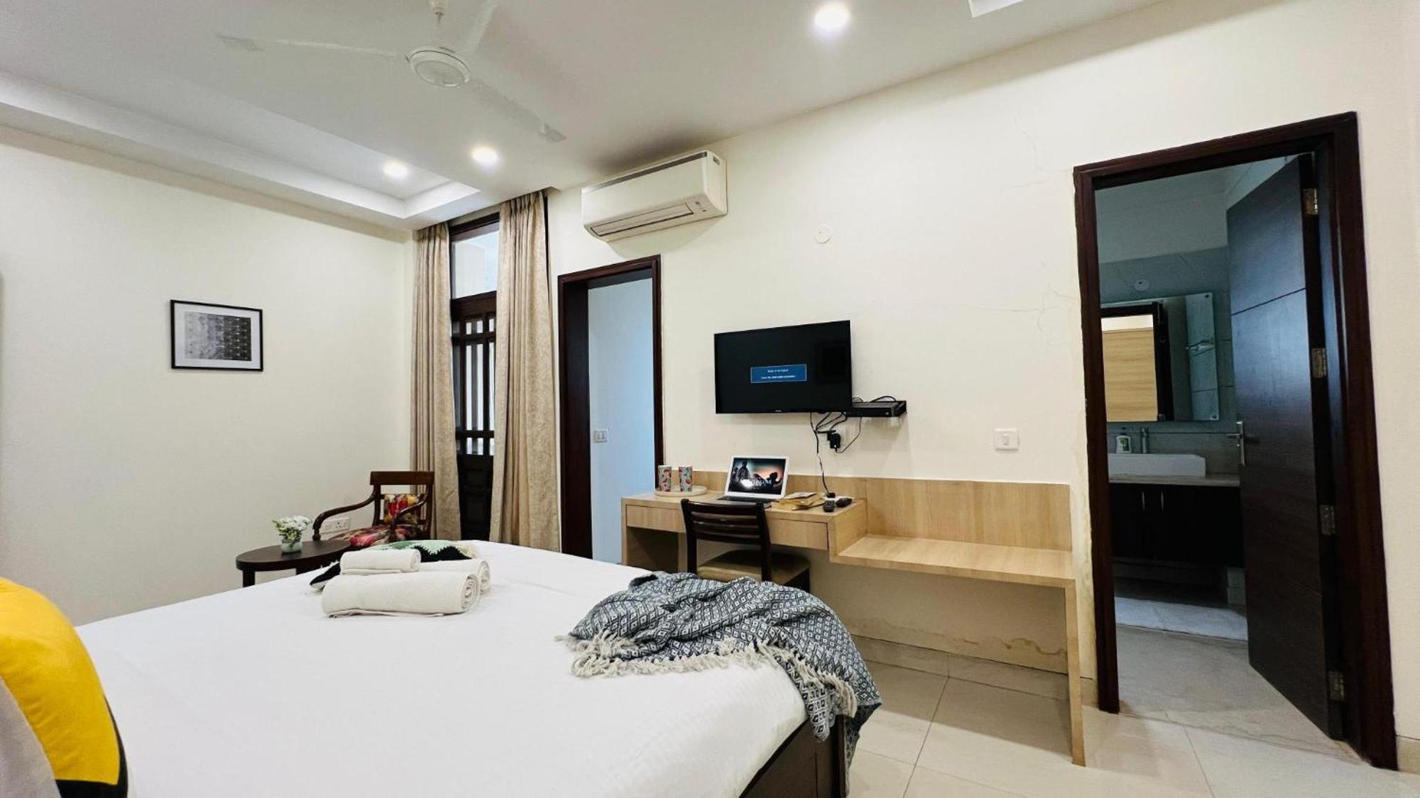 Bluo Studio5 Golf Course Road - Gym, Terrace Garden Gurgaon