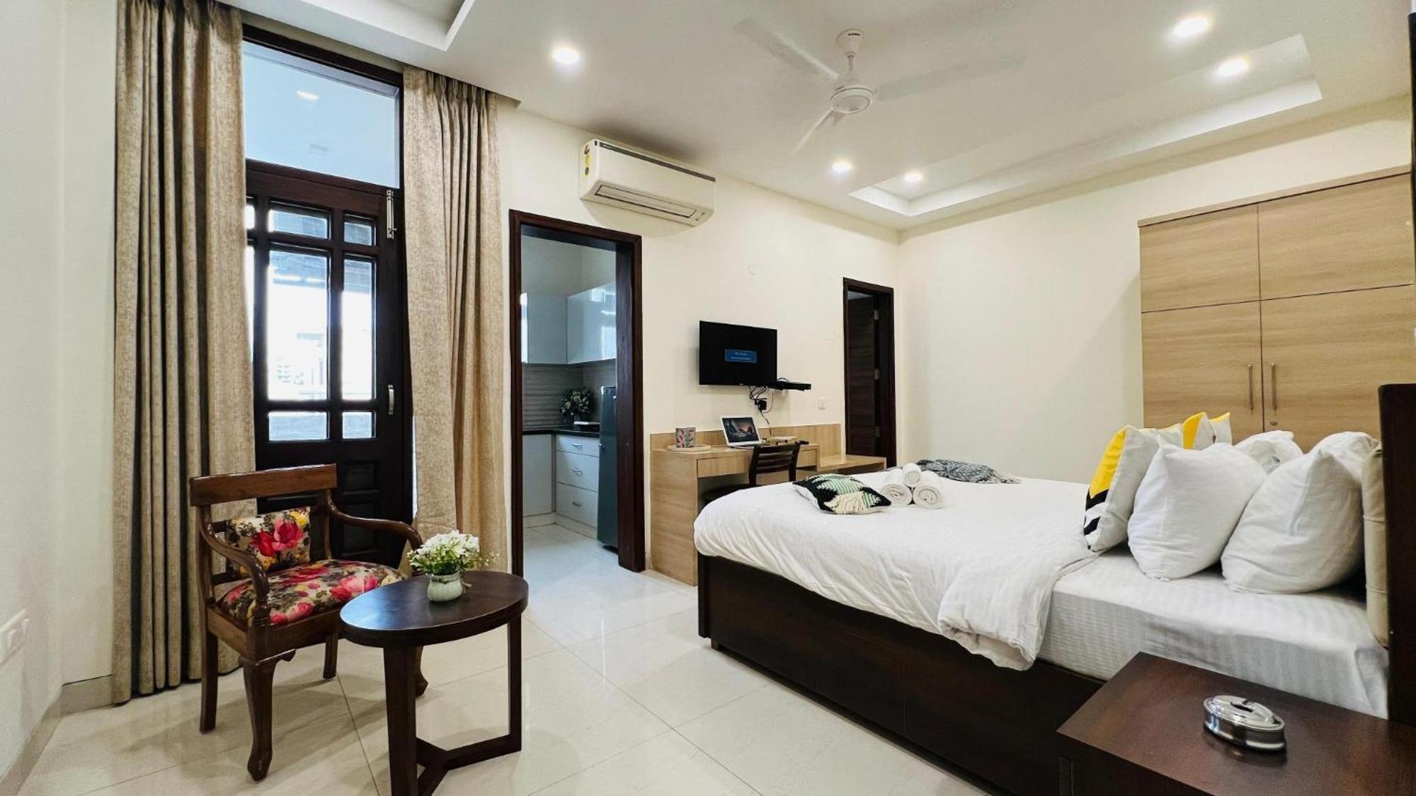 Bluo Studio5 Golf Course Road - Gym, Terrace Garden * Gurgaon