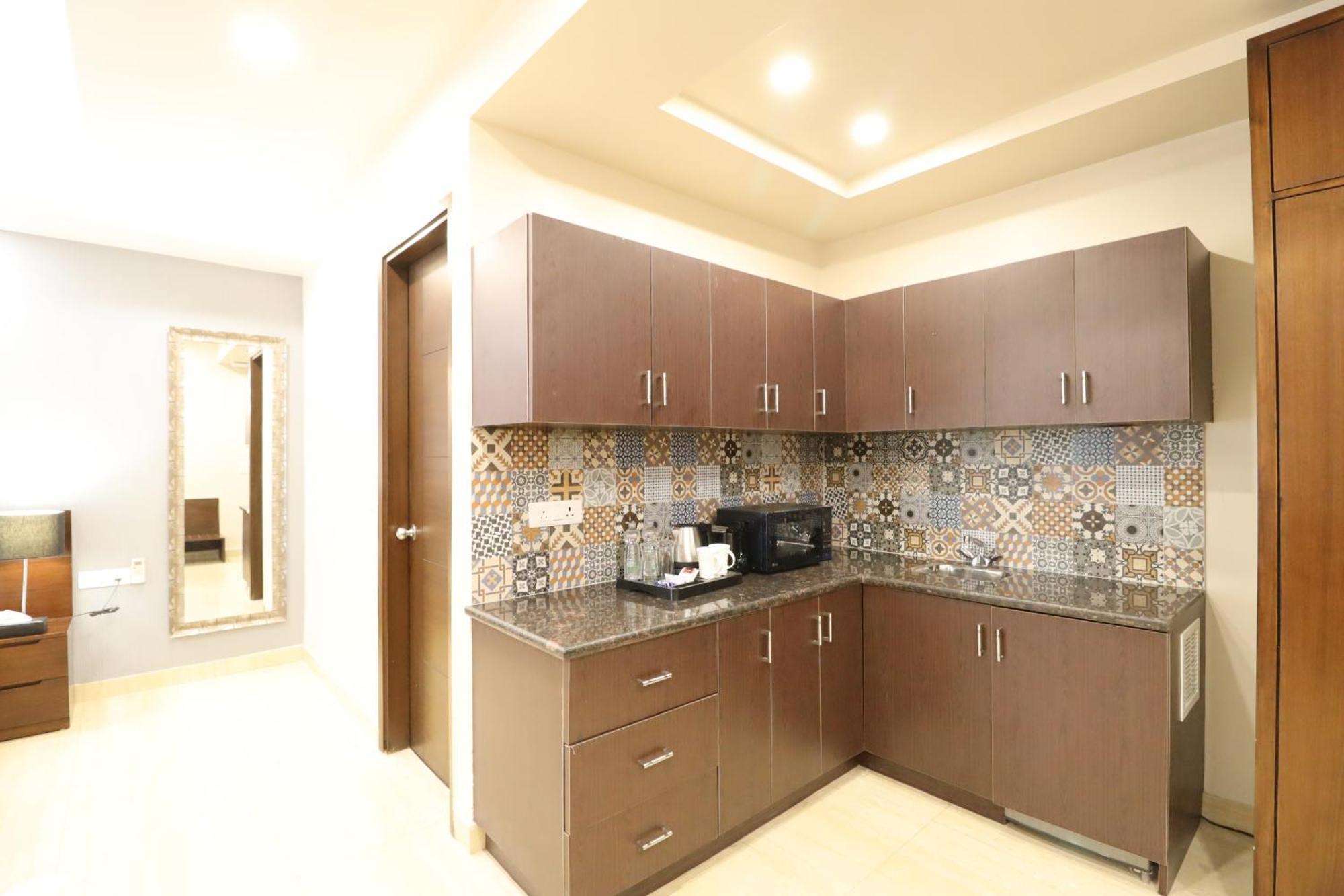 Hotel Ahuja Residency Centre 3*