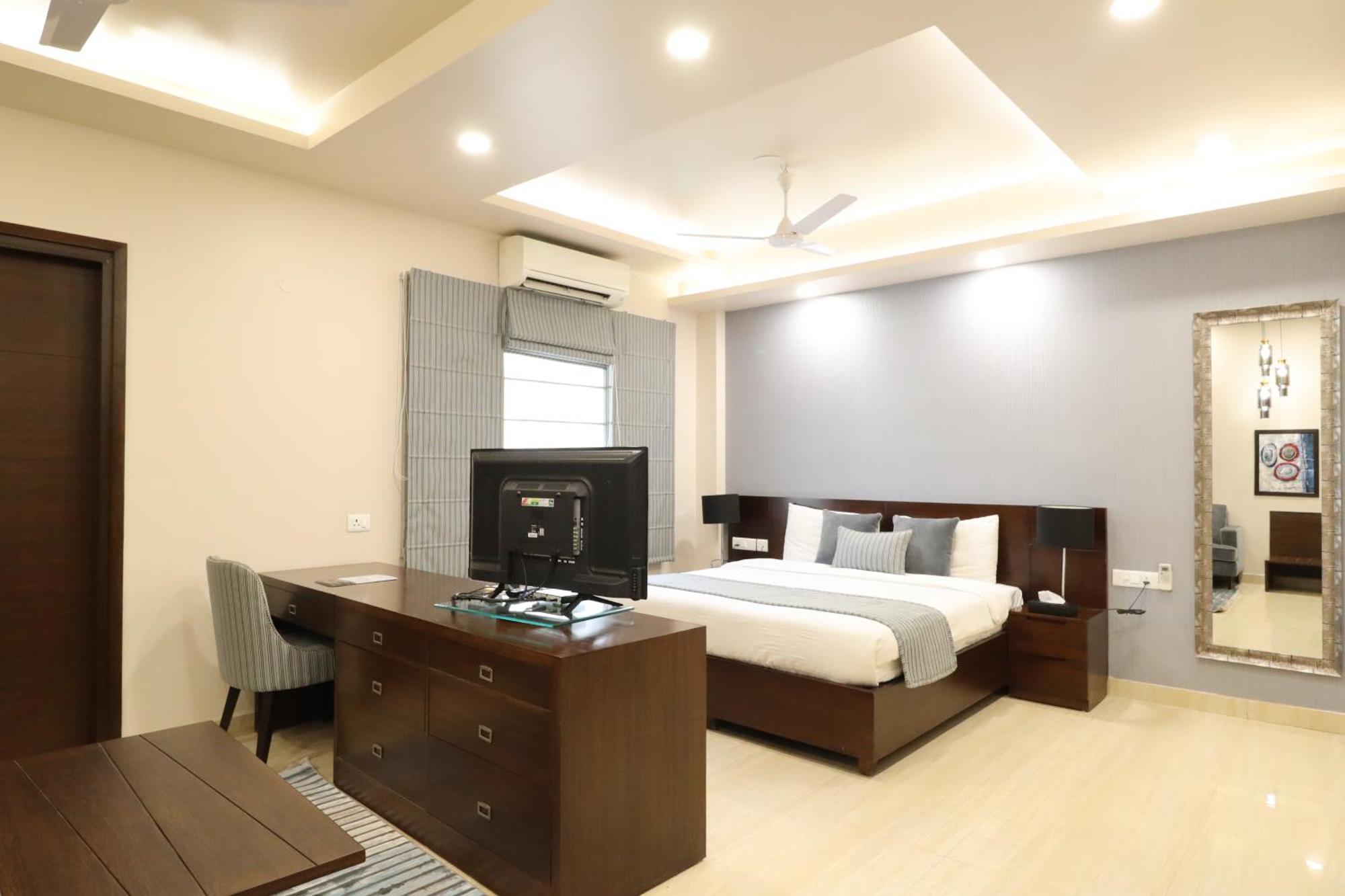 Ahuja Residency Centre