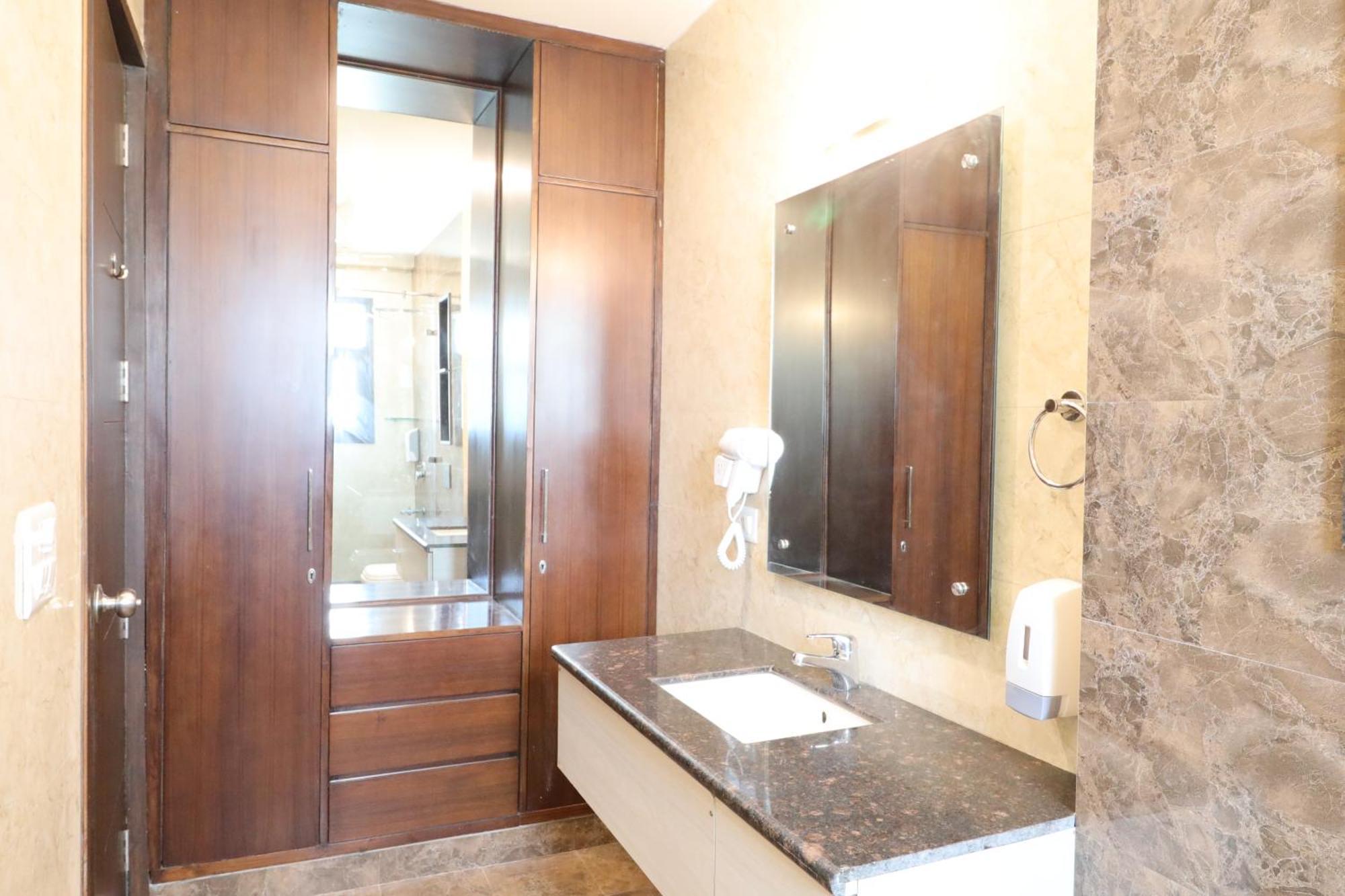 Ahuja Residency Centre Hotel